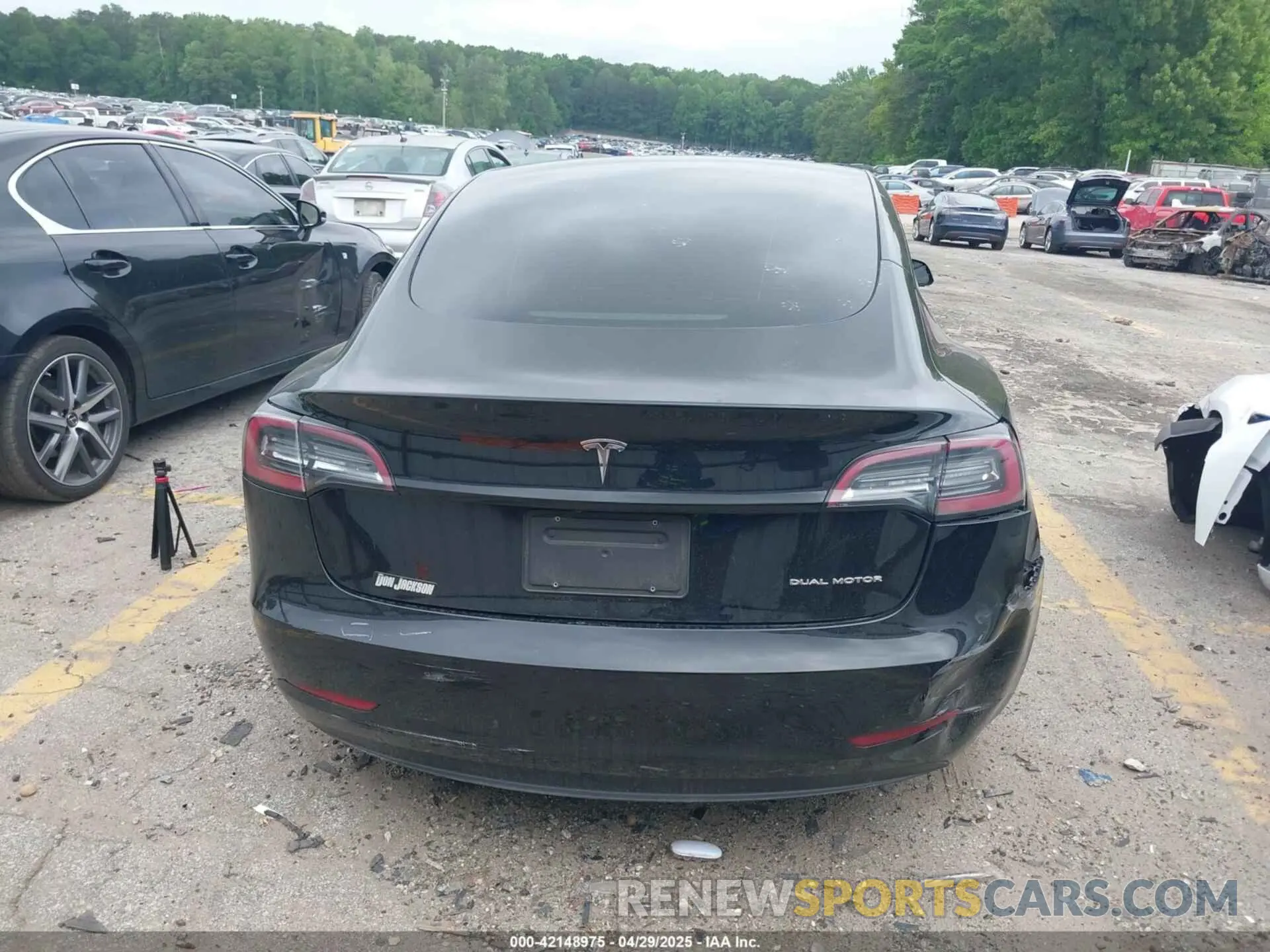 16 Photograph of a damaged car 5YJ3E1EB3NF289057 TESLA MODEL 3 2022