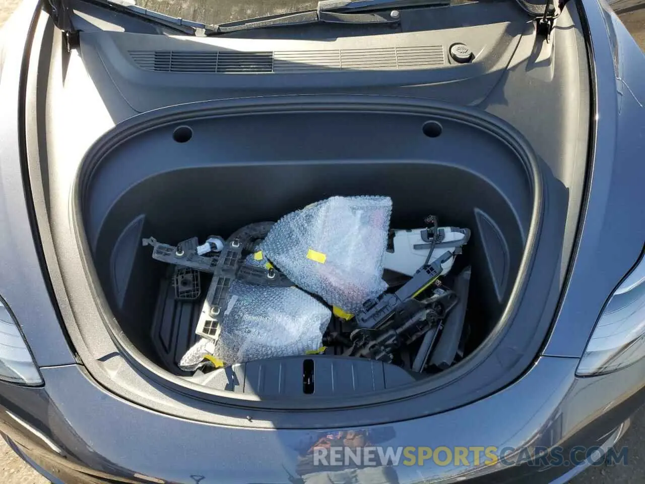 11 Photograph of a damaged car 5YJ3E1EB3NF319559 TESLA MODEL 3 2022
