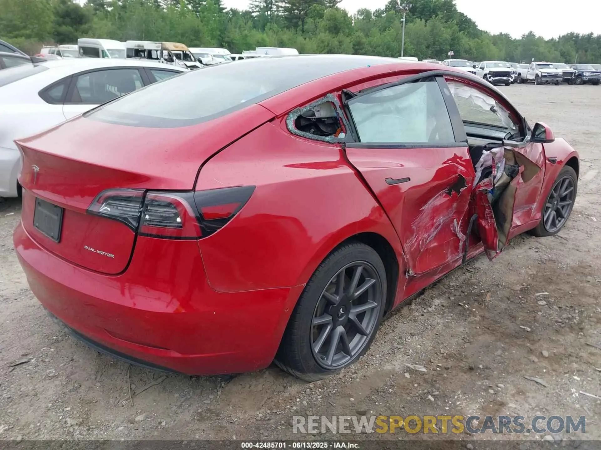 4 Фотография поврежденного автомобиля 5YJ3E1EB3NF324681 TESLA MODEL 3 2022