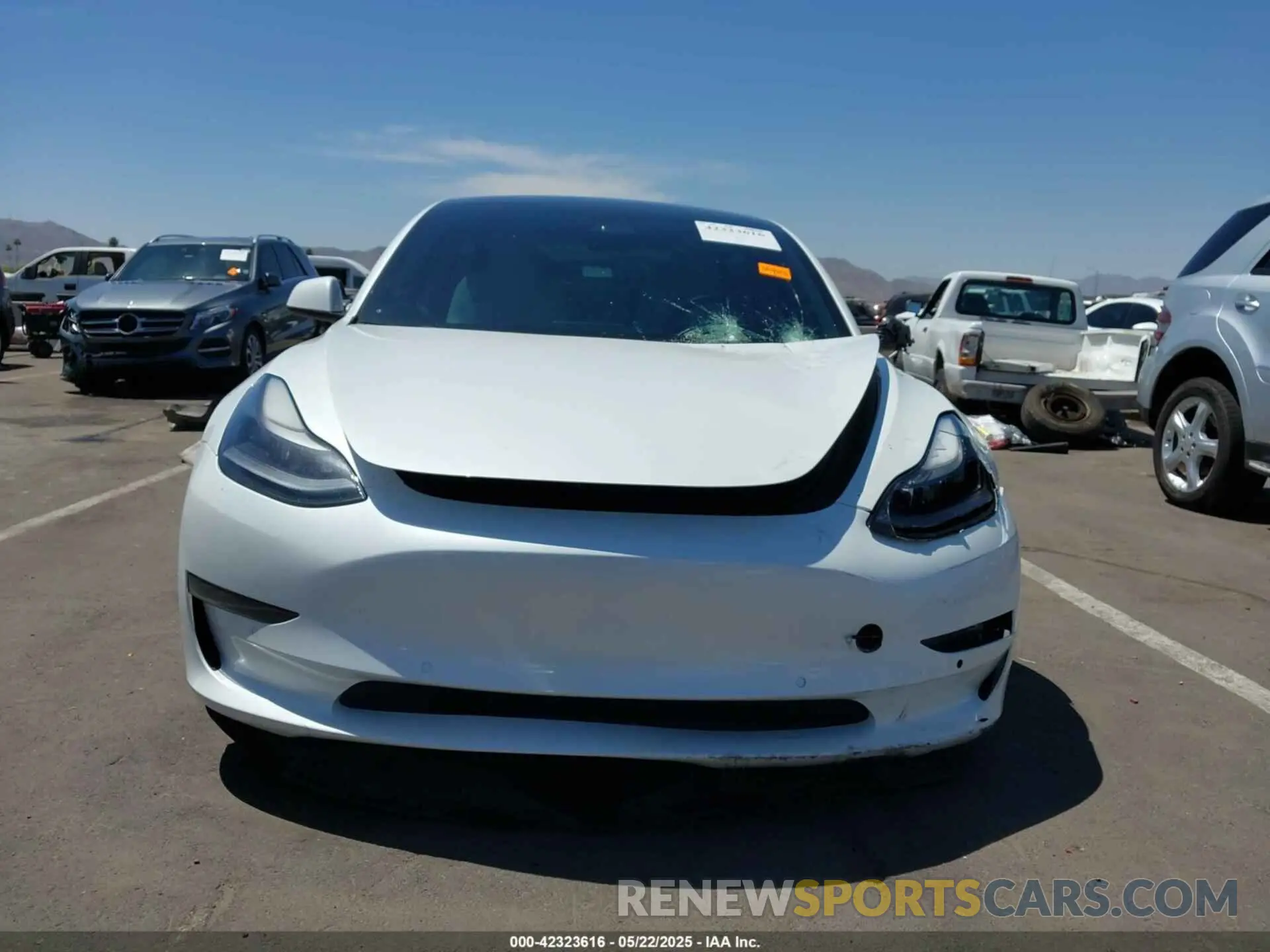 11 Фотография поврежденного автомобиля 5YJ3E1EB3NF348267 TESLA MODEL 3 2022