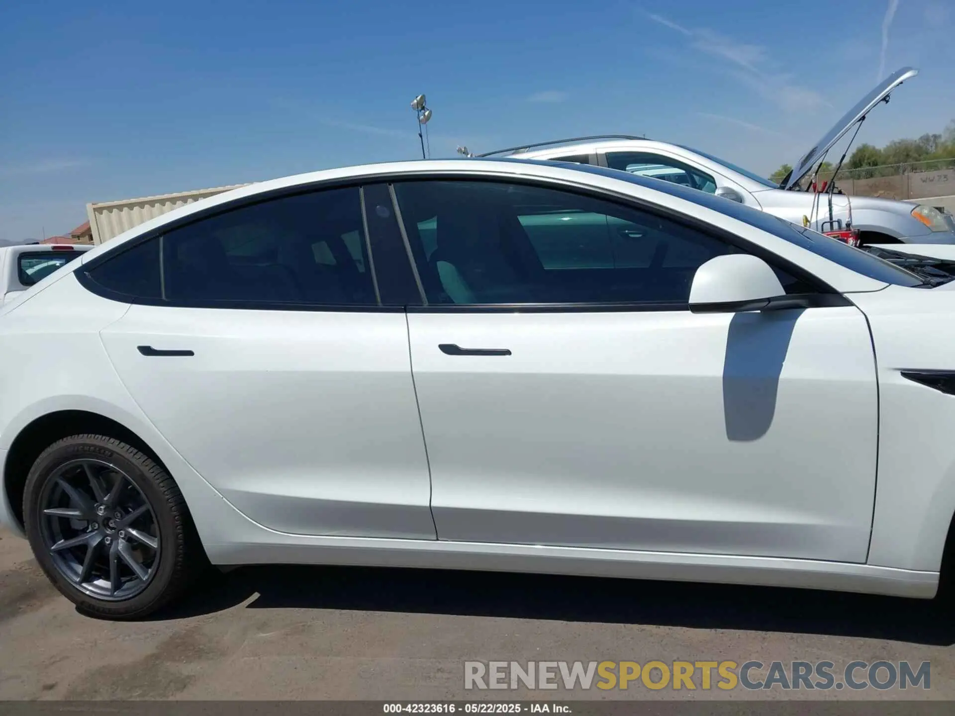 12 Фотография поврежденного автомобиля 5YJ3E1EB3NF348267 TESLA MODEL 3 2022