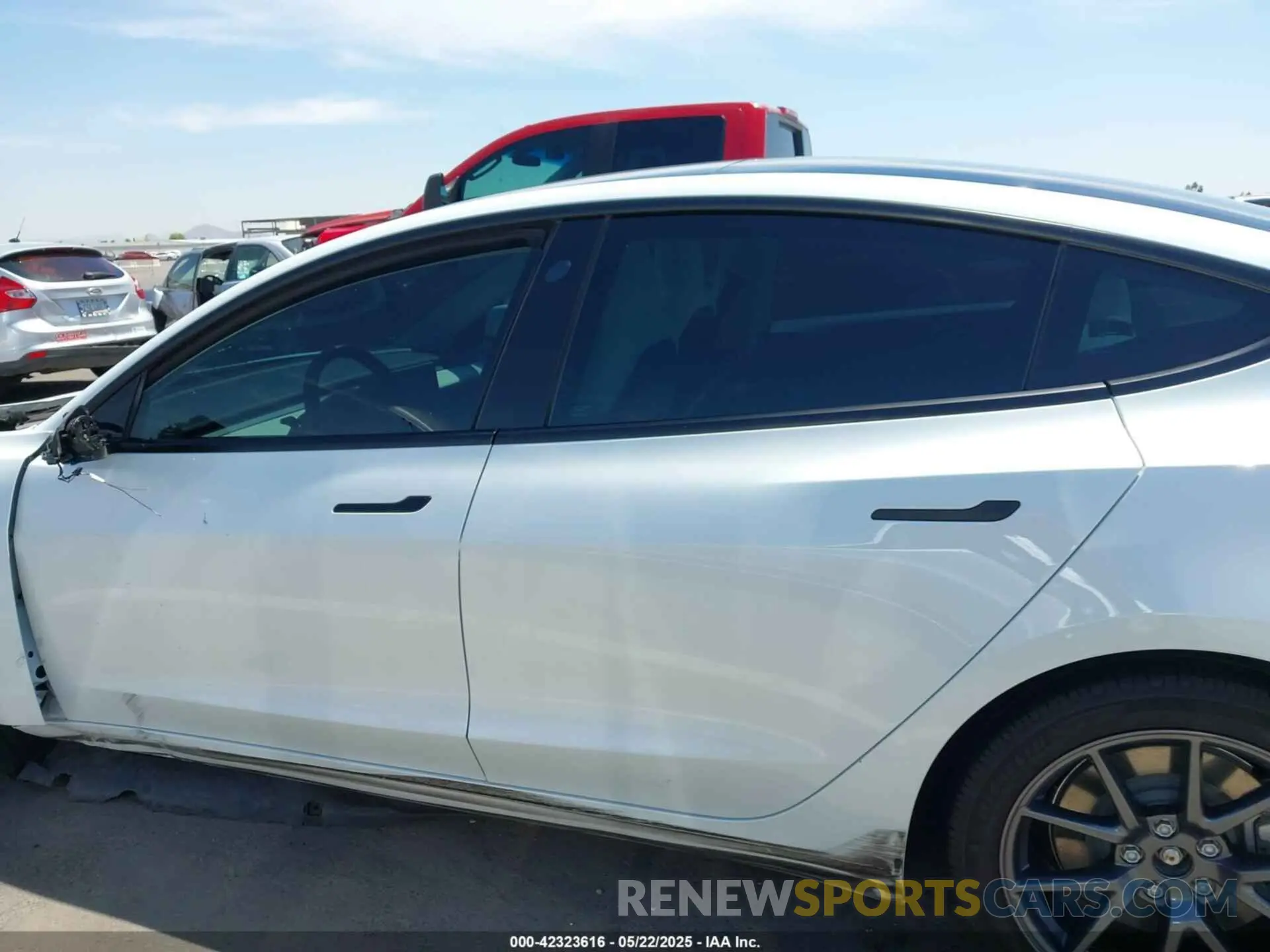 13 Фотография поврежденного автомобиля 5YJ3E1EB3NF348267 TESLA MODEL 3 2022