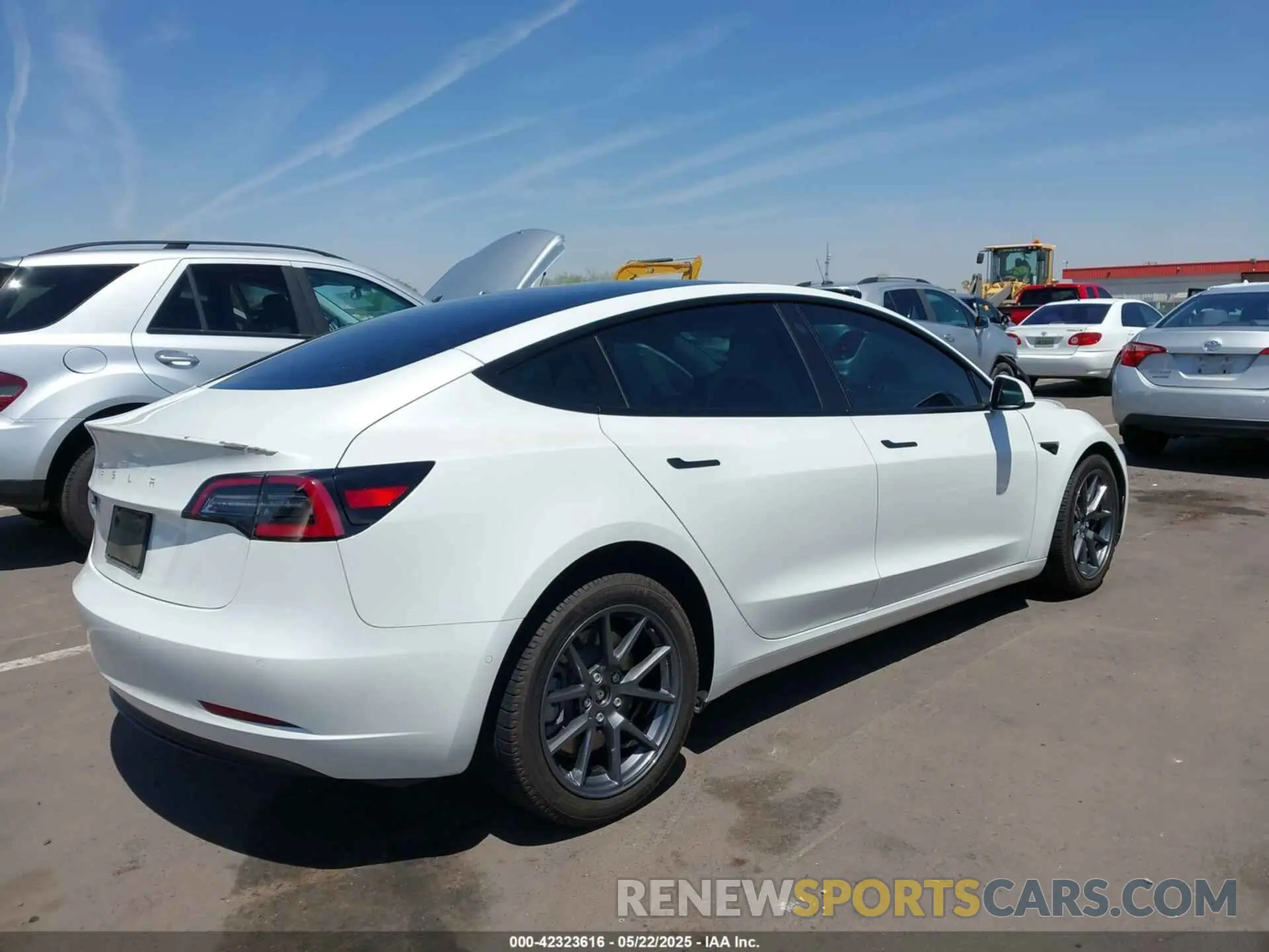4 Фотография поврежденного автомобиля 5YJ3E1EB3NF348267 TESLA MODEL 3 2022