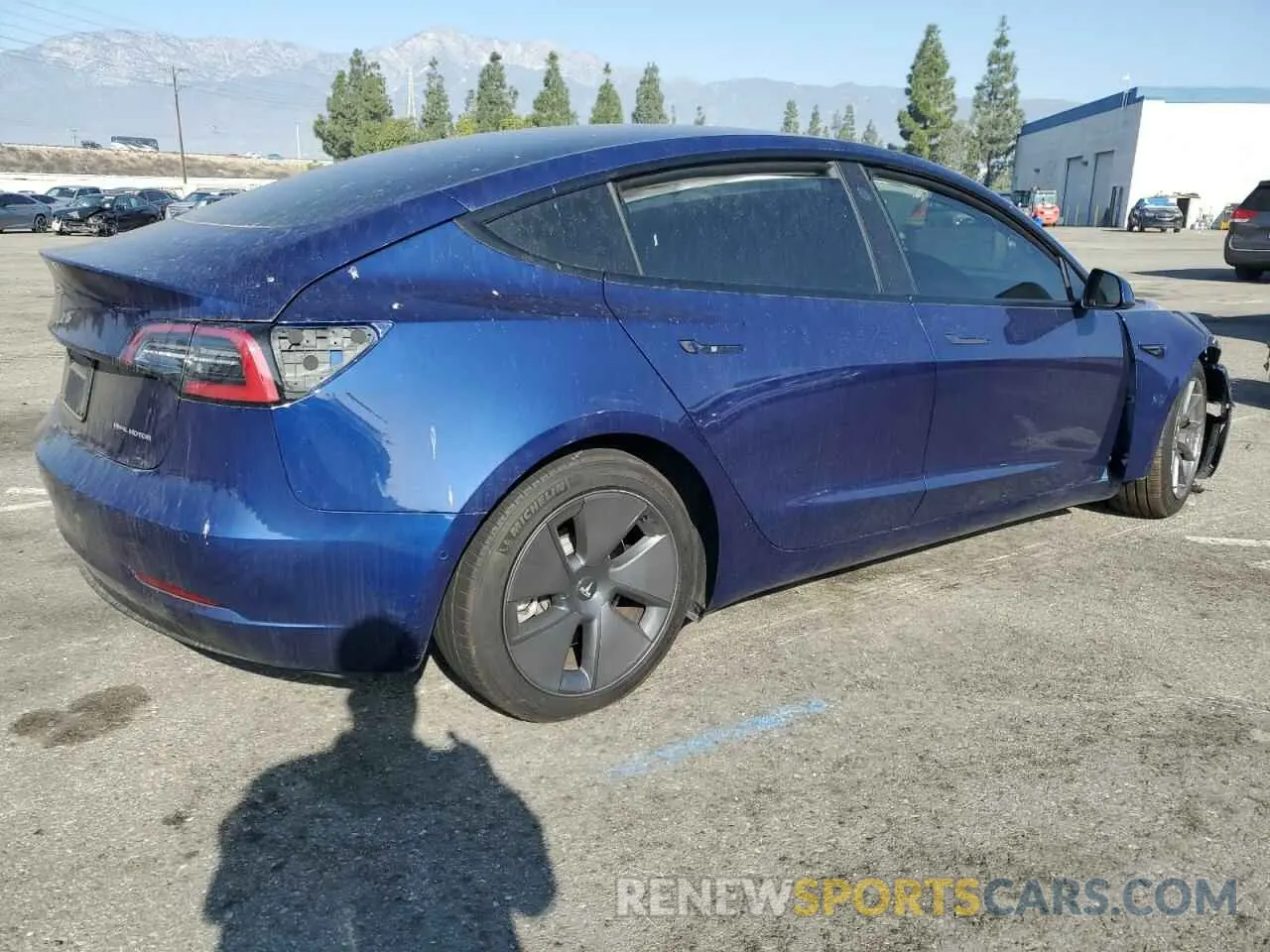 3 Photograph of a damaged car 5YJ3E1EB3NF352416 TESLA MODEL 3 2022