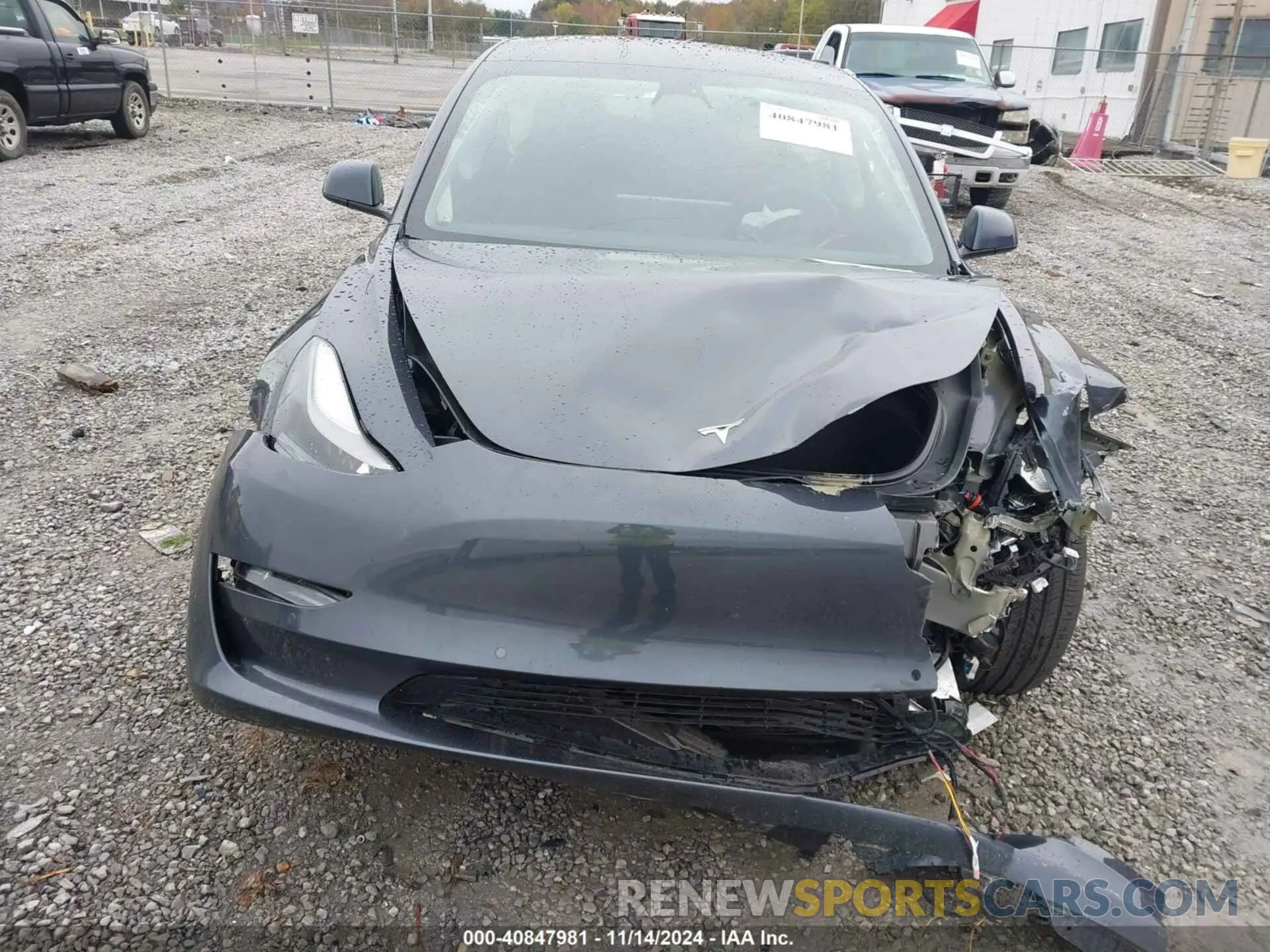 10 Photograph of a damaged car 5YJ3E1EB3NF352741 TESLA MODEL 3 2022