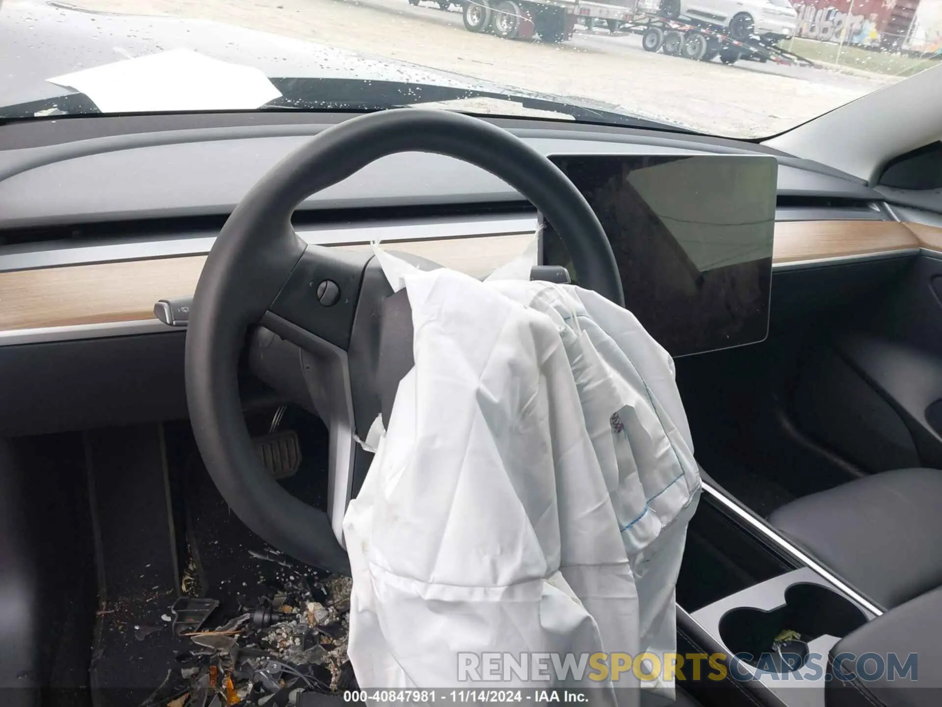 17 Photograph of a damaged car 5YJ3E1EB3NF352741 TESLA MODEL 3 2022