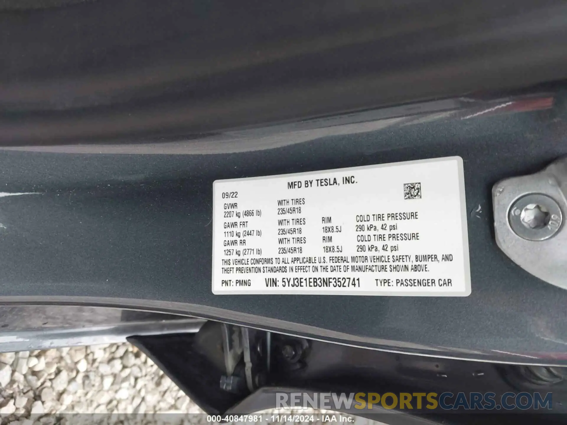 9 Photograph of a damaged car 5YJ3E1EB3NF352741 TESLA MODEL 3 2022