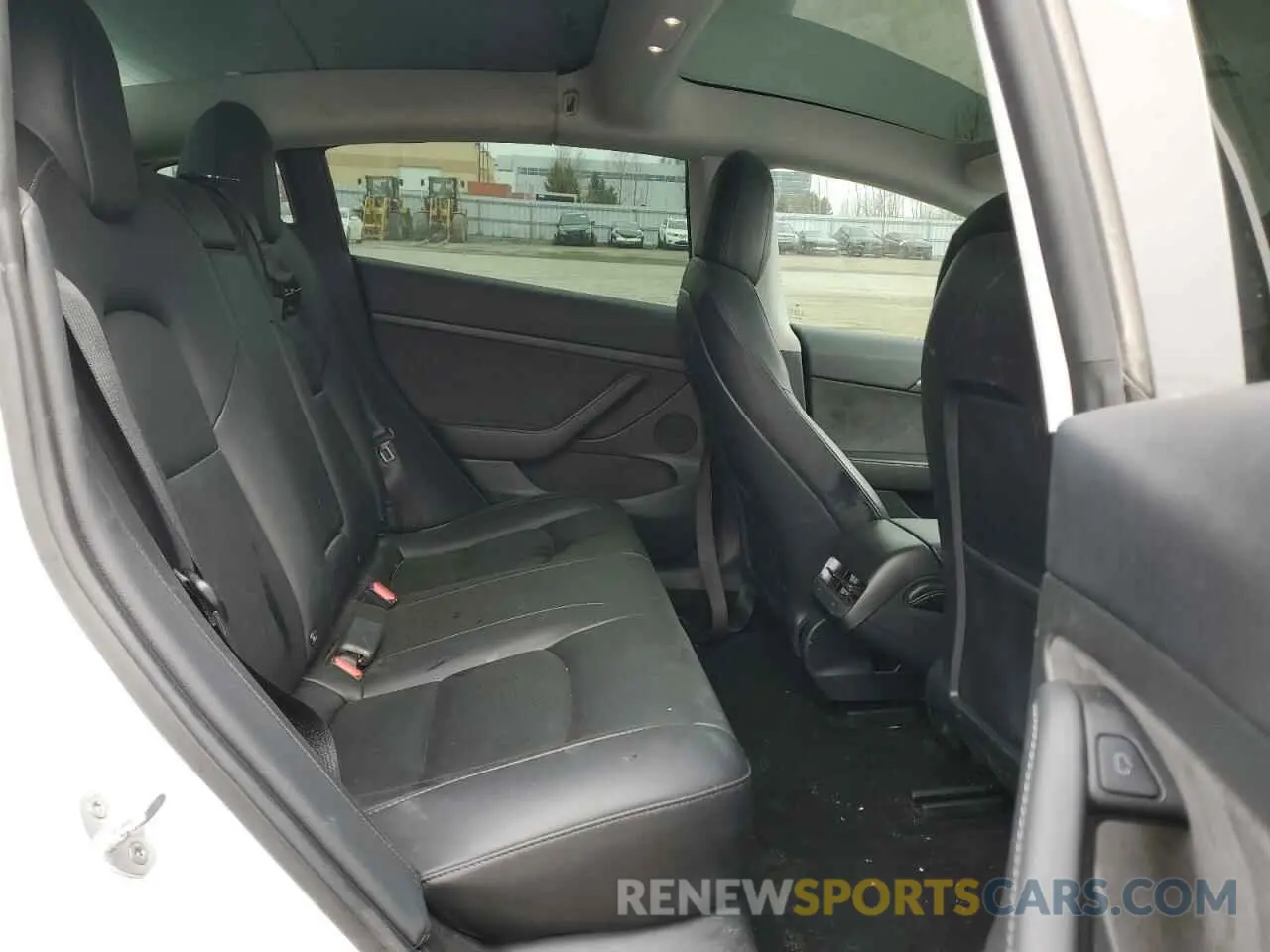 10 Photograph of a damaged car 5YJ3E1EB3NF353131 TESLA MODEL 3 2022