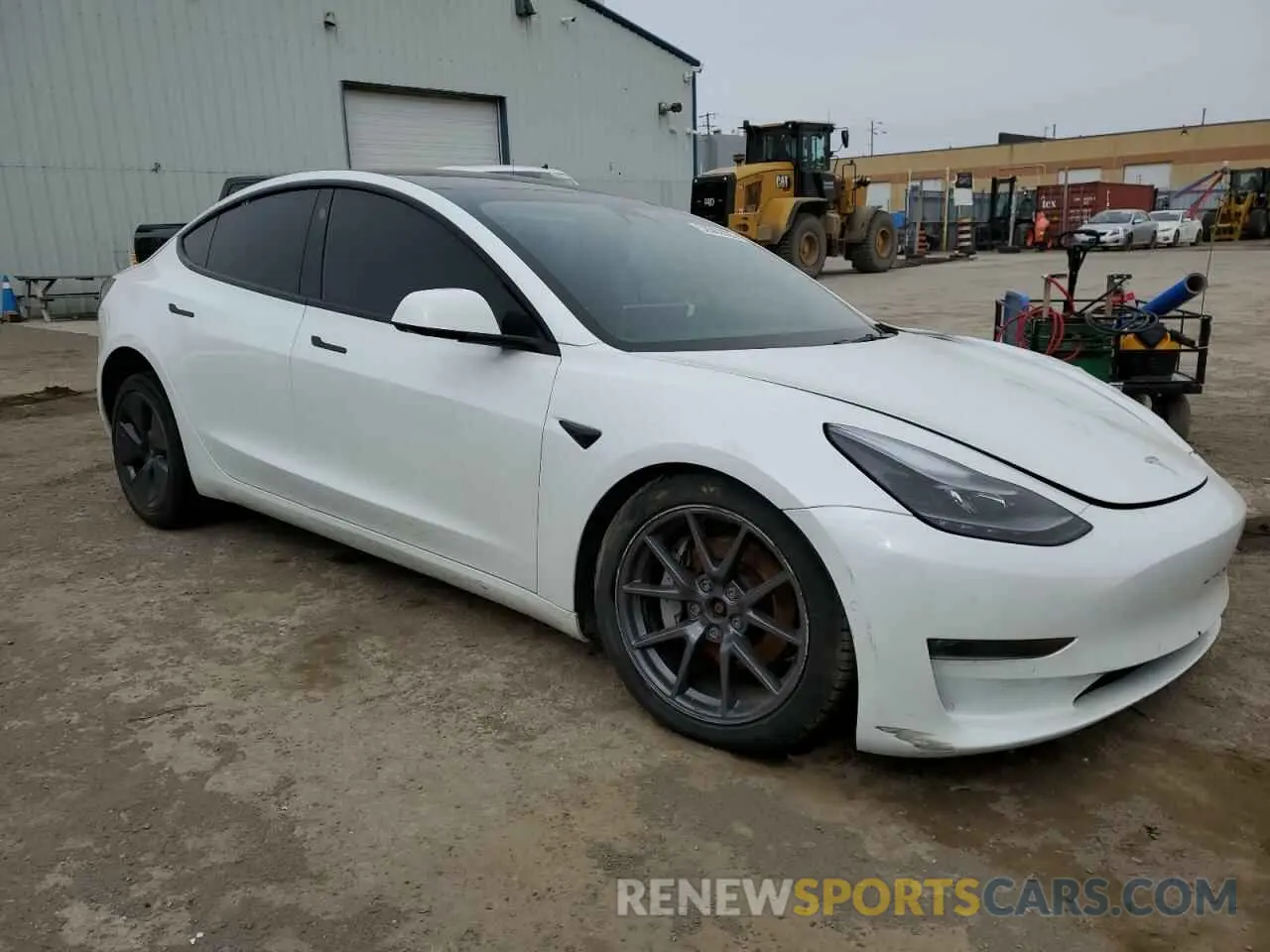 4 Photograph of a damaged car 5YJ3E1EB3NF353131 TESLA MODEL 3 2022