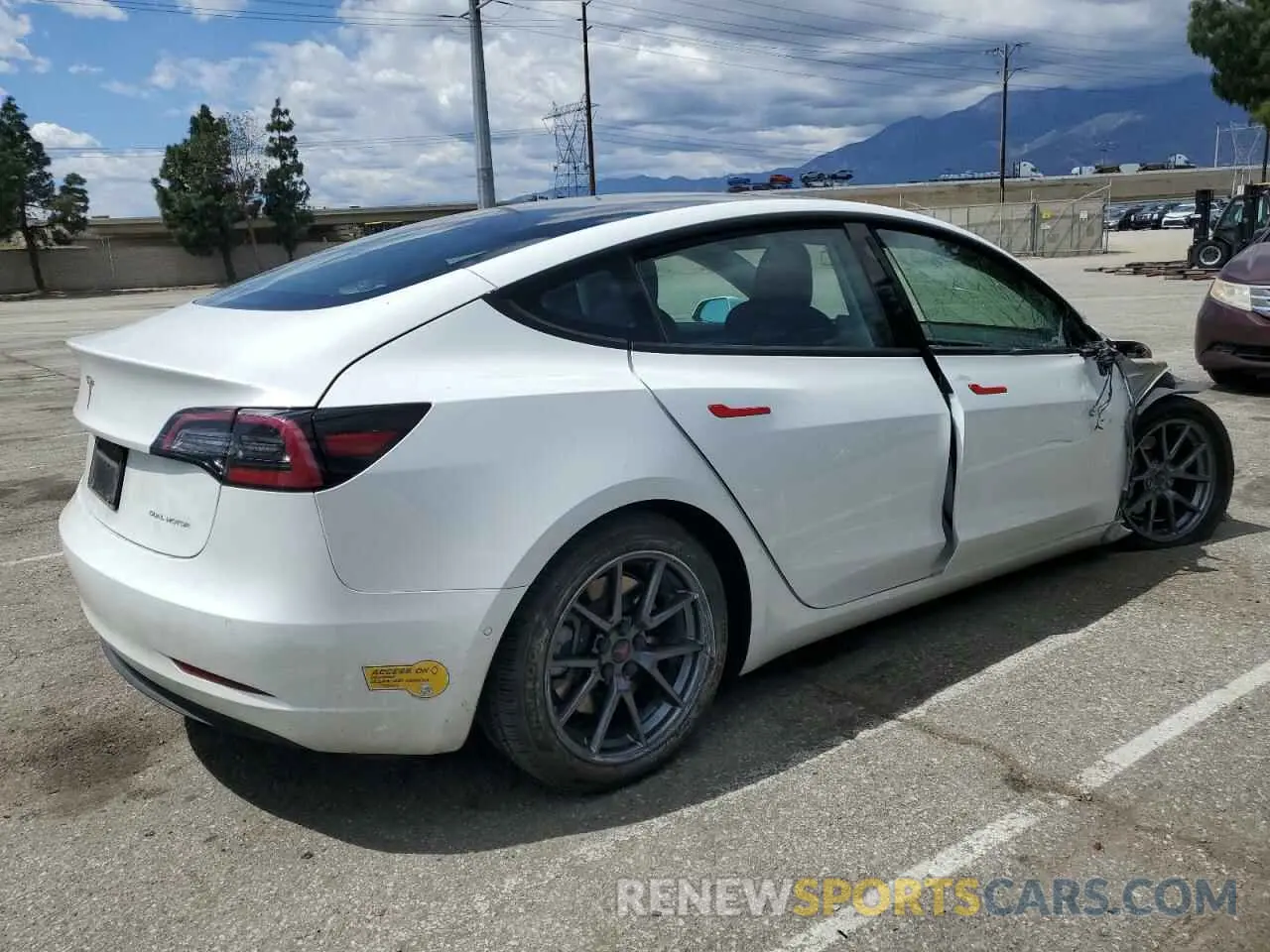 3 Фотография поврежденного автомобиля 5YJ3E1EB4NF139023 TESLA MODEL 3 2022
