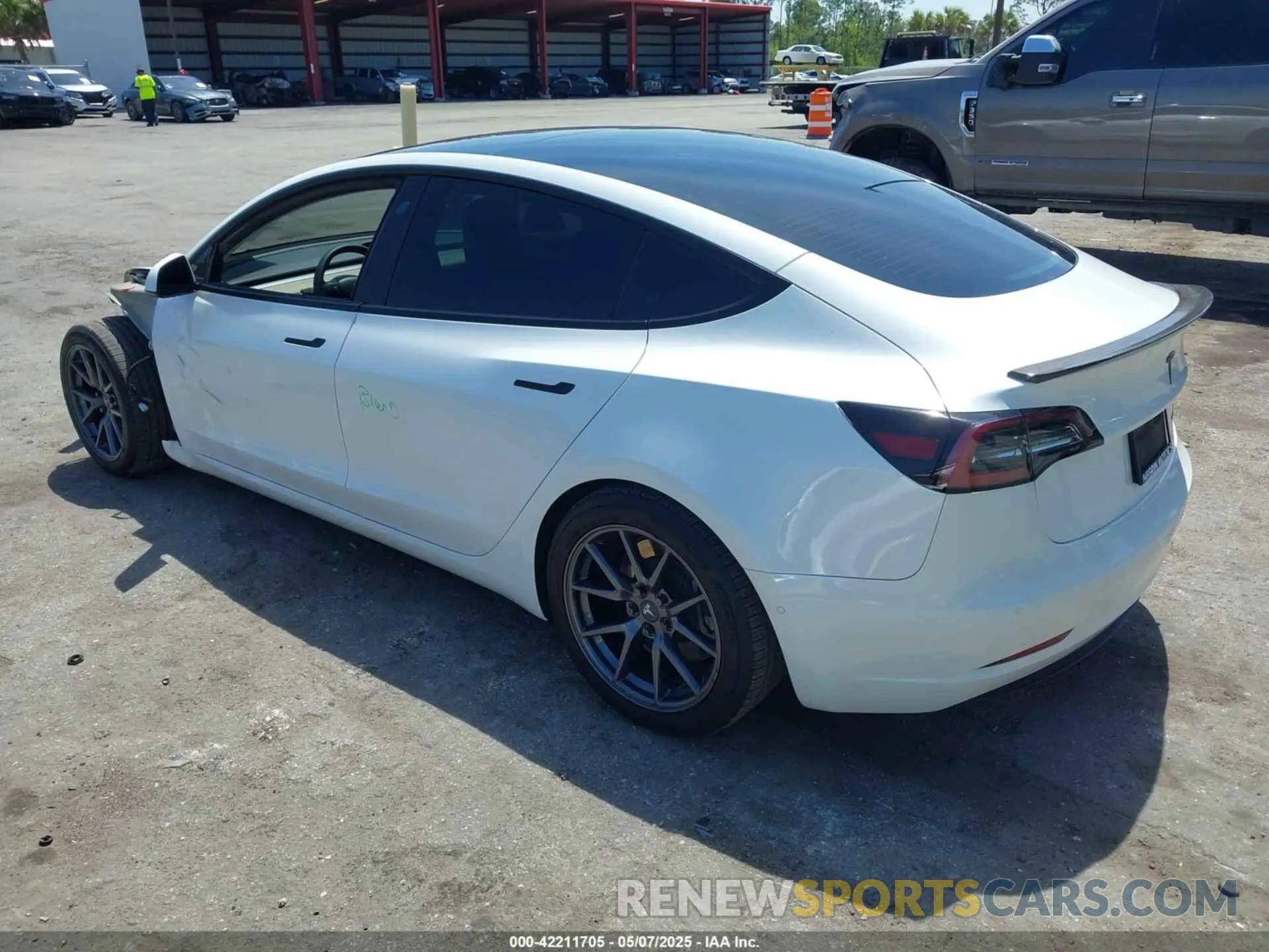 3 Фотография поврежденного автомобиля 5YJ3E1EB4NF163001 TESLA MODEL 3 2022