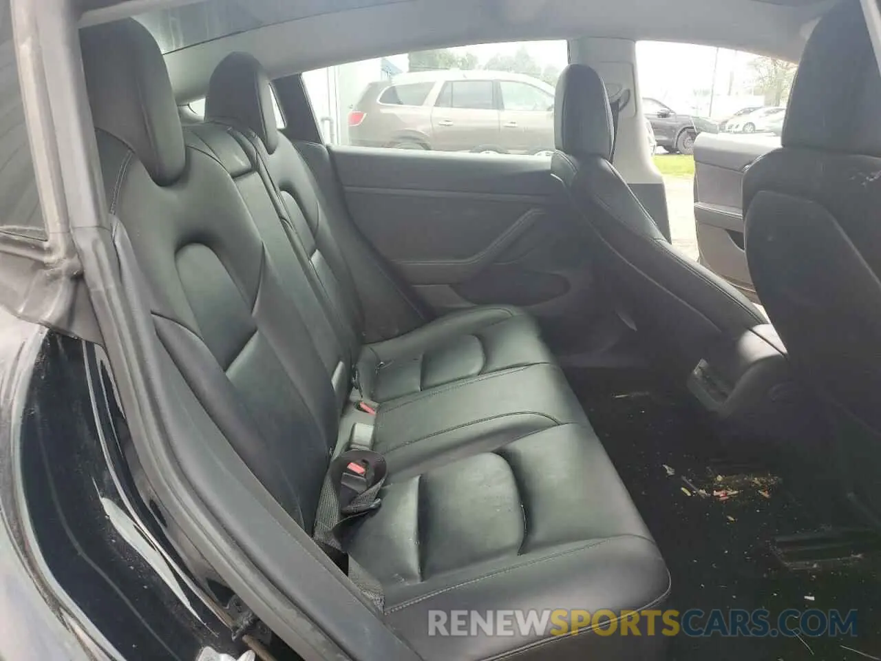 10 Photograph of a damaged car 5YJ3E1EB4NF179697 TESLA MODEL 3 2022