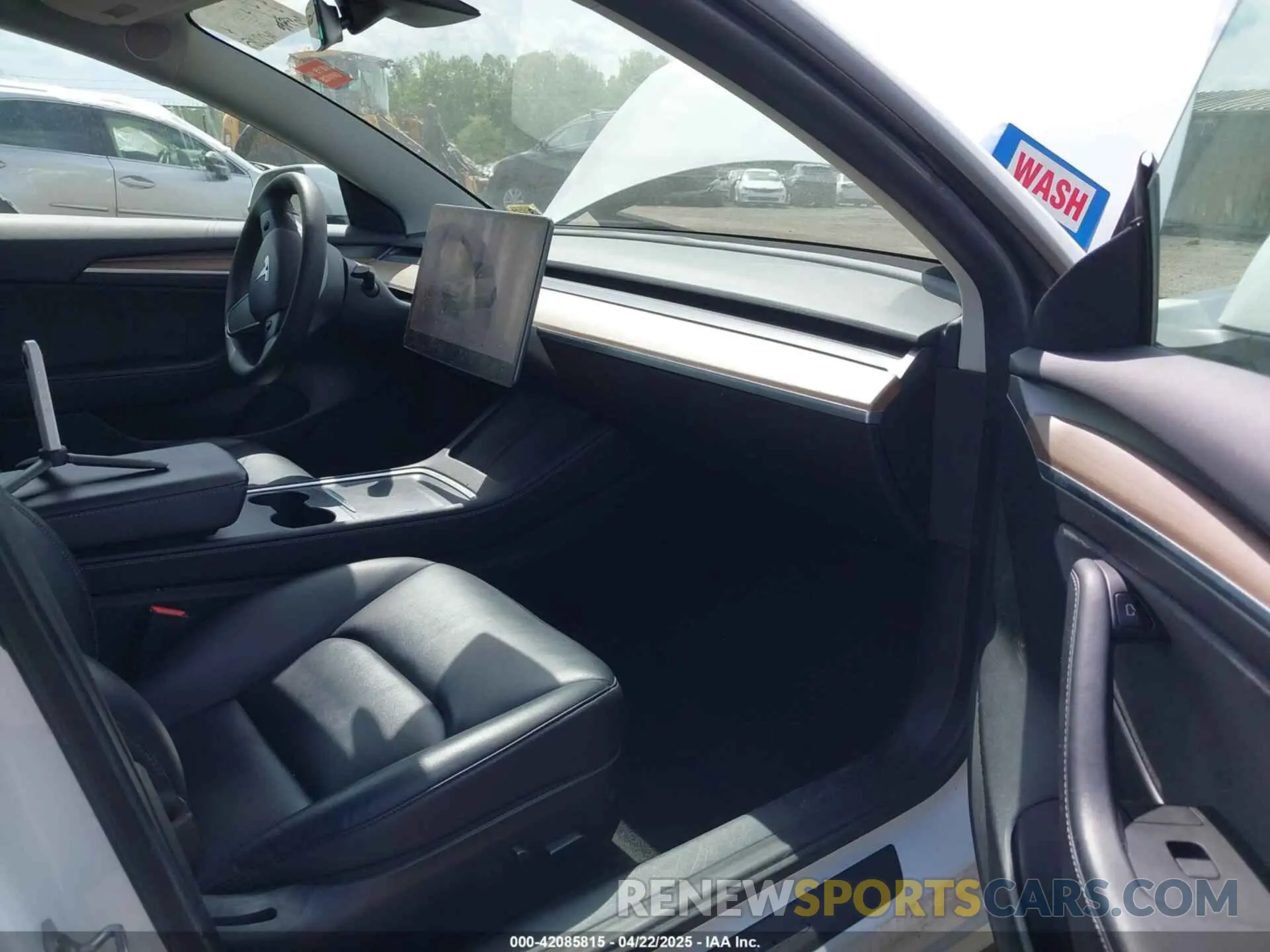 5 Photograph of a damaged car 5YJ3E1EB4NF183832 TESLA MODEL 3 2022