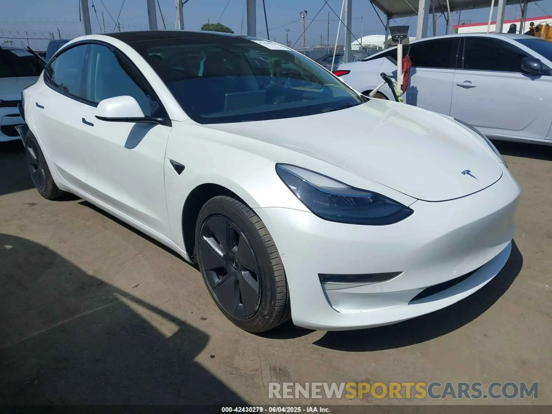 1 Фотография поврежденного автомобиля 5YJ3E1EB4NF183958 TESLA MODEL 3 2022