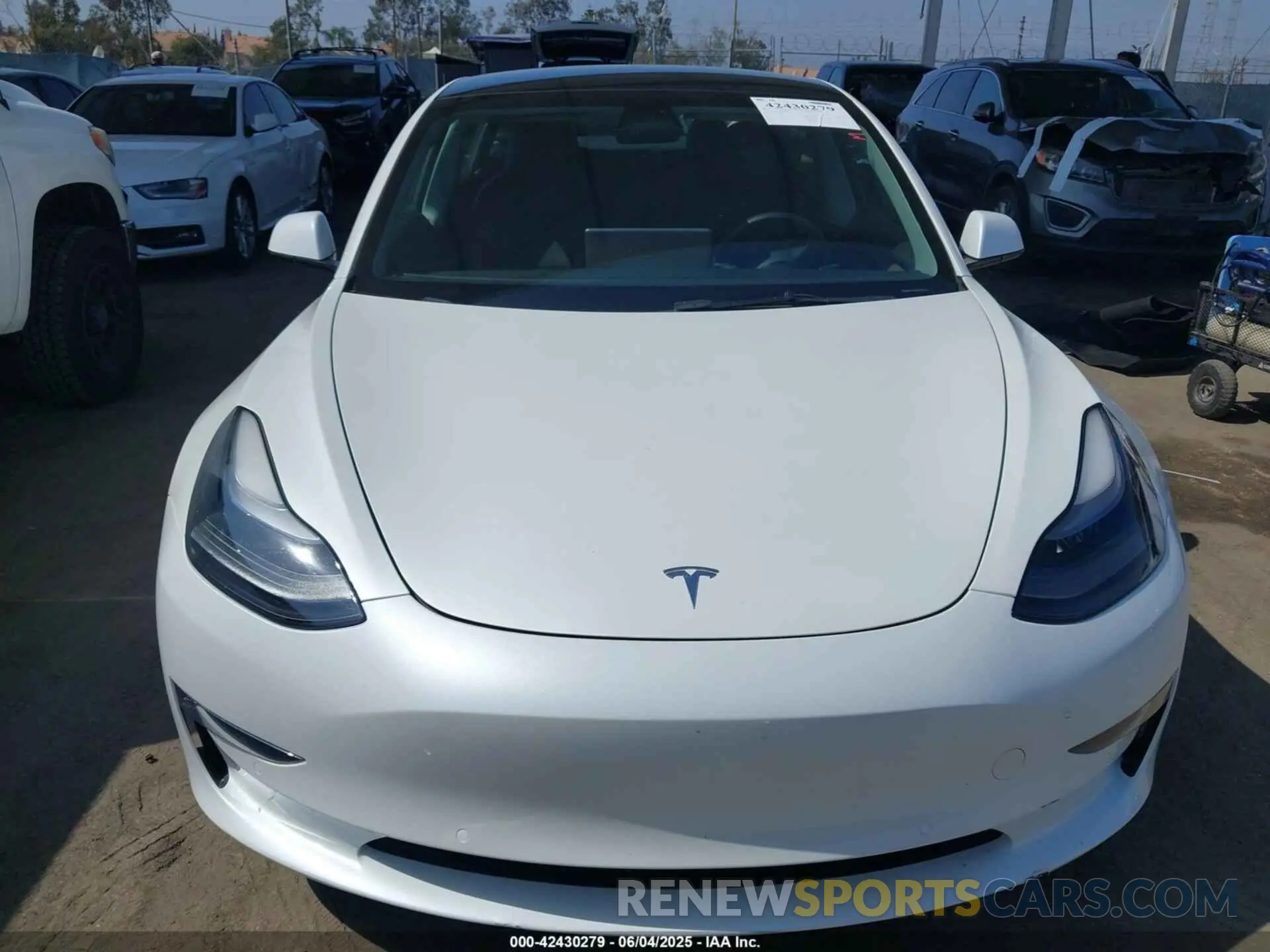 12 Фотография поврежденного автомобиля 5YJ3E1EB4NF183958 TESLA MODEL 3 2022