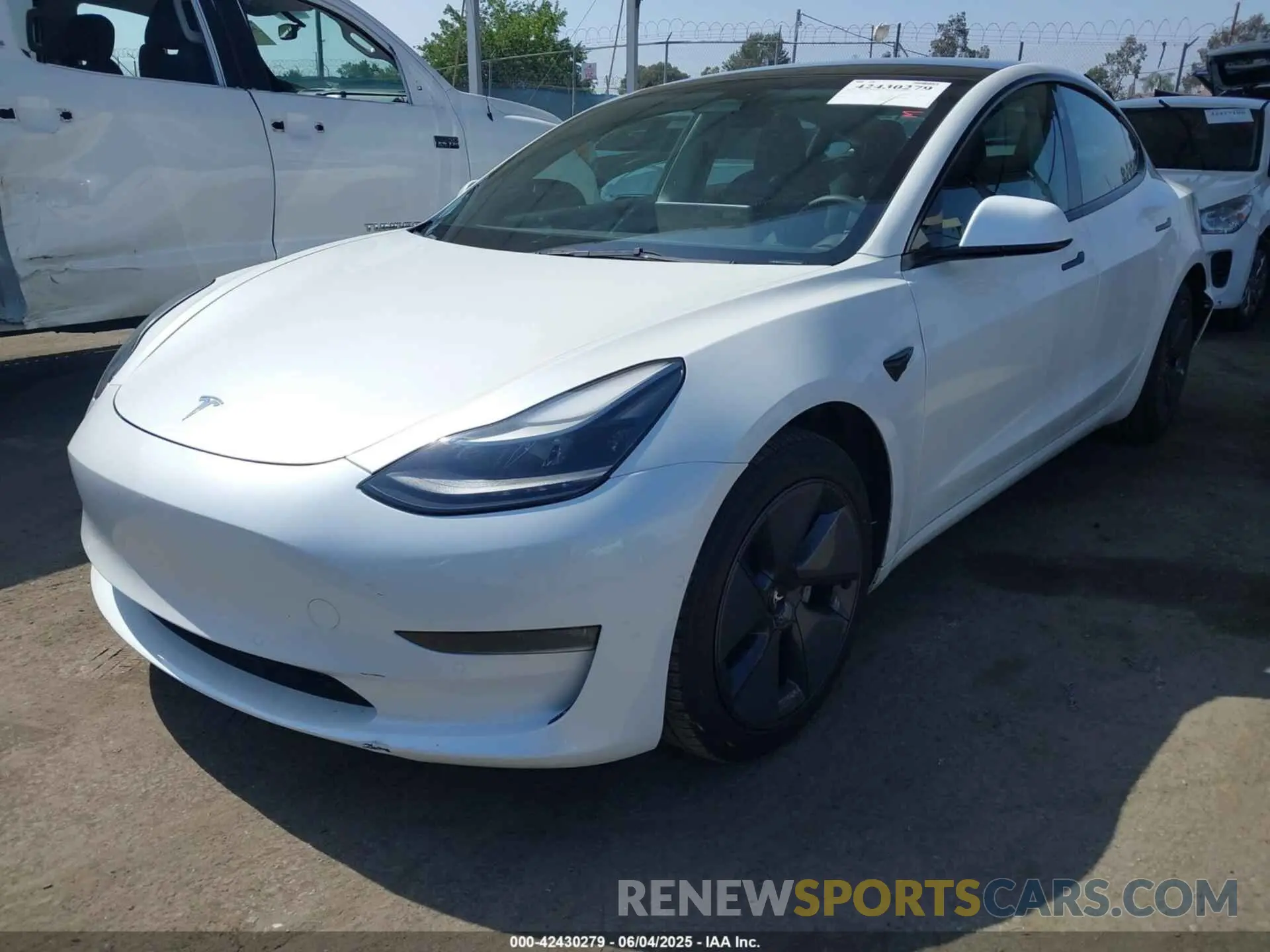 2 Фотография поврежденного автомобиля 5YJ3E1EB4NF183958 TESLA MODEL 3 2022