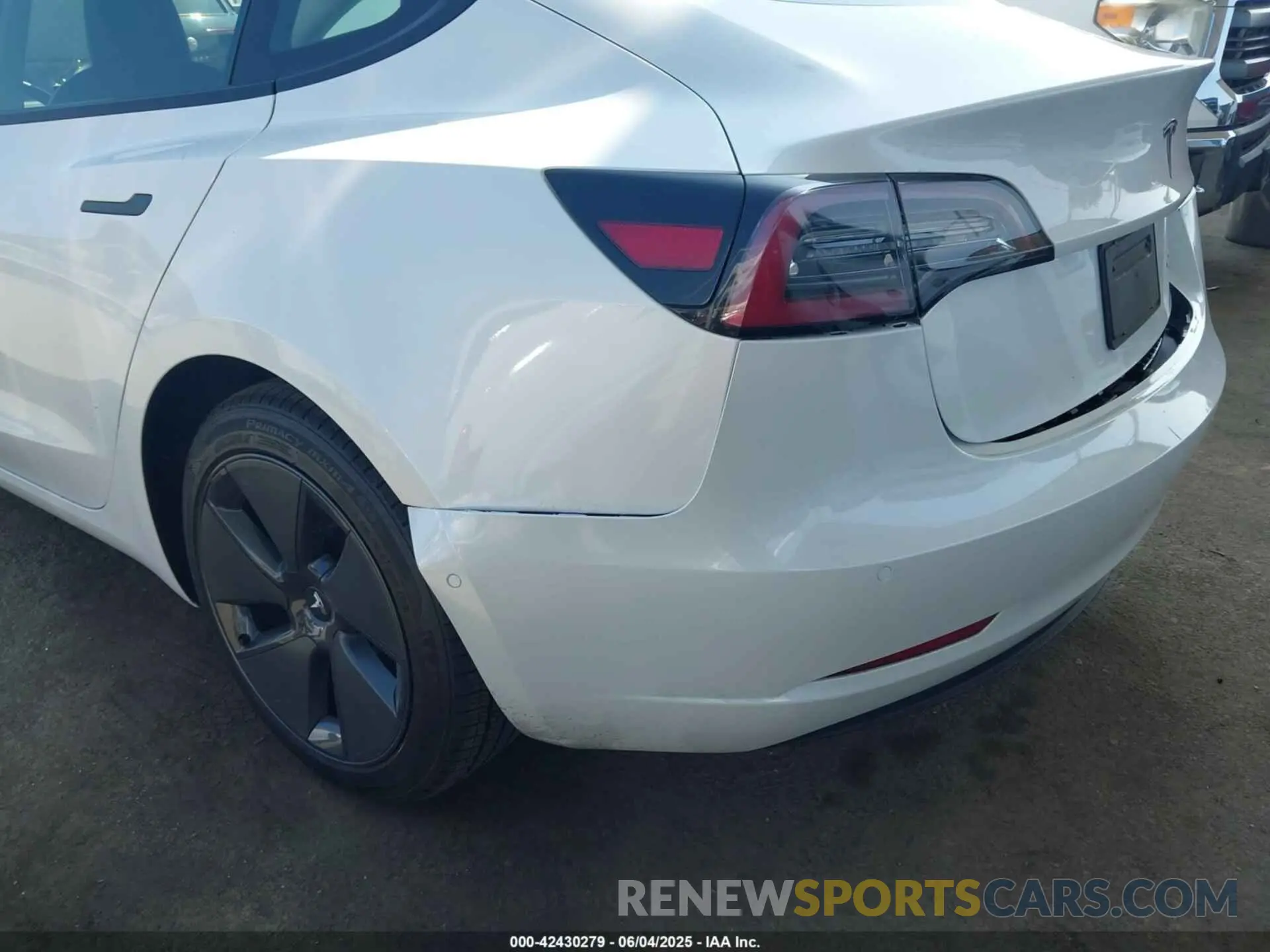 21 Фотография поврежденного автомобиля 5YJ3E1EB4NF183958 TESLA MODEL 3 2022
