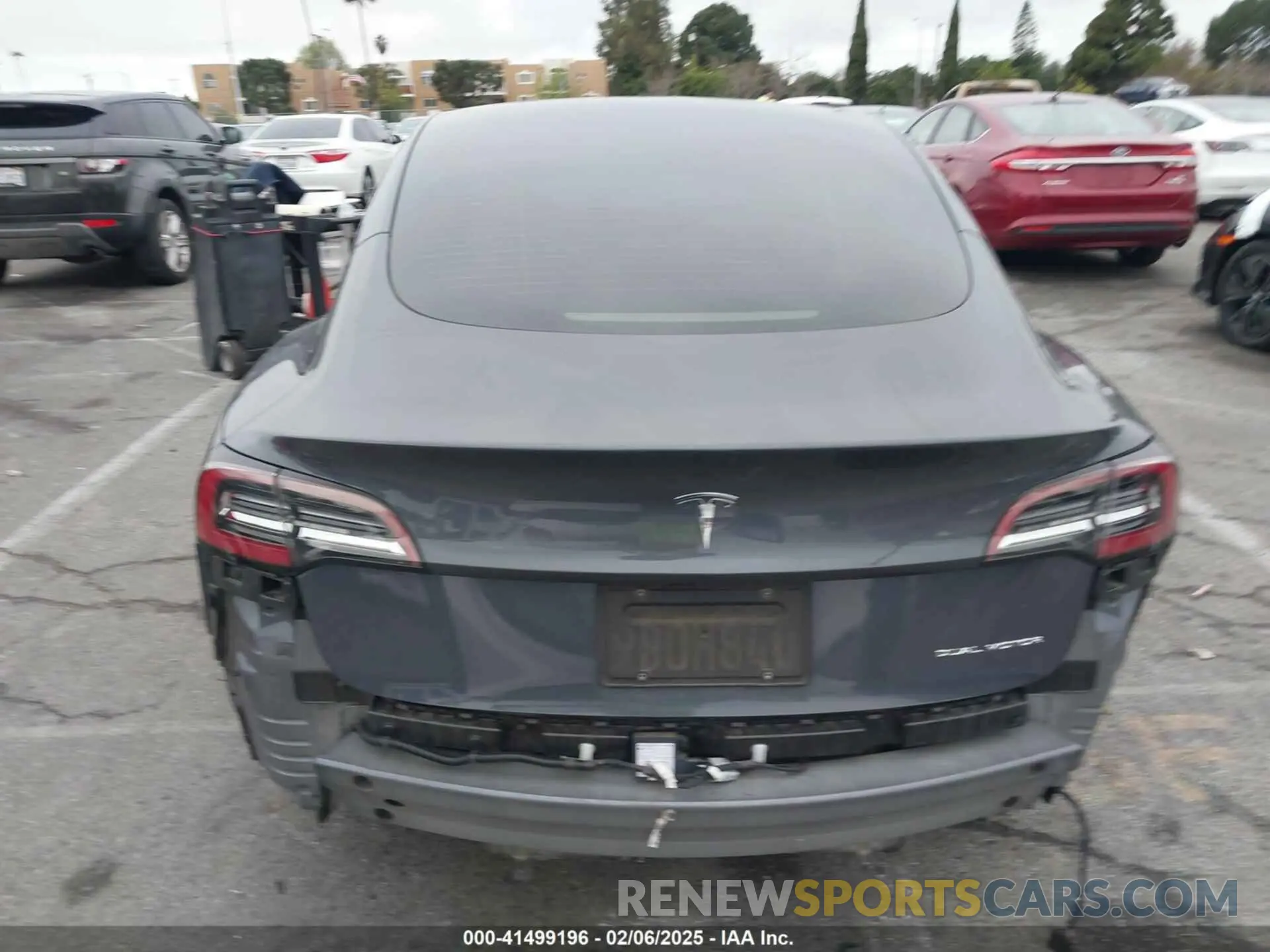 17 Photograph of a damaged car 5YJ3E1EB4NF255905 TESLA MODEL 3 2022