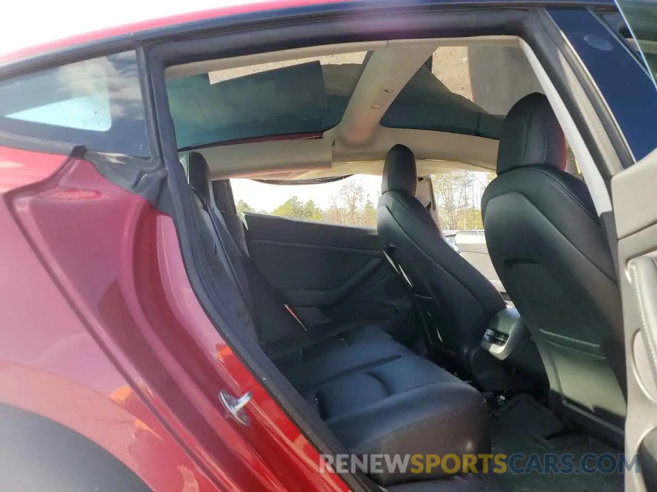 10 Photograph of a damaged car 5YJ3E1EB4NF257248 TESLA MODEL 3 2022