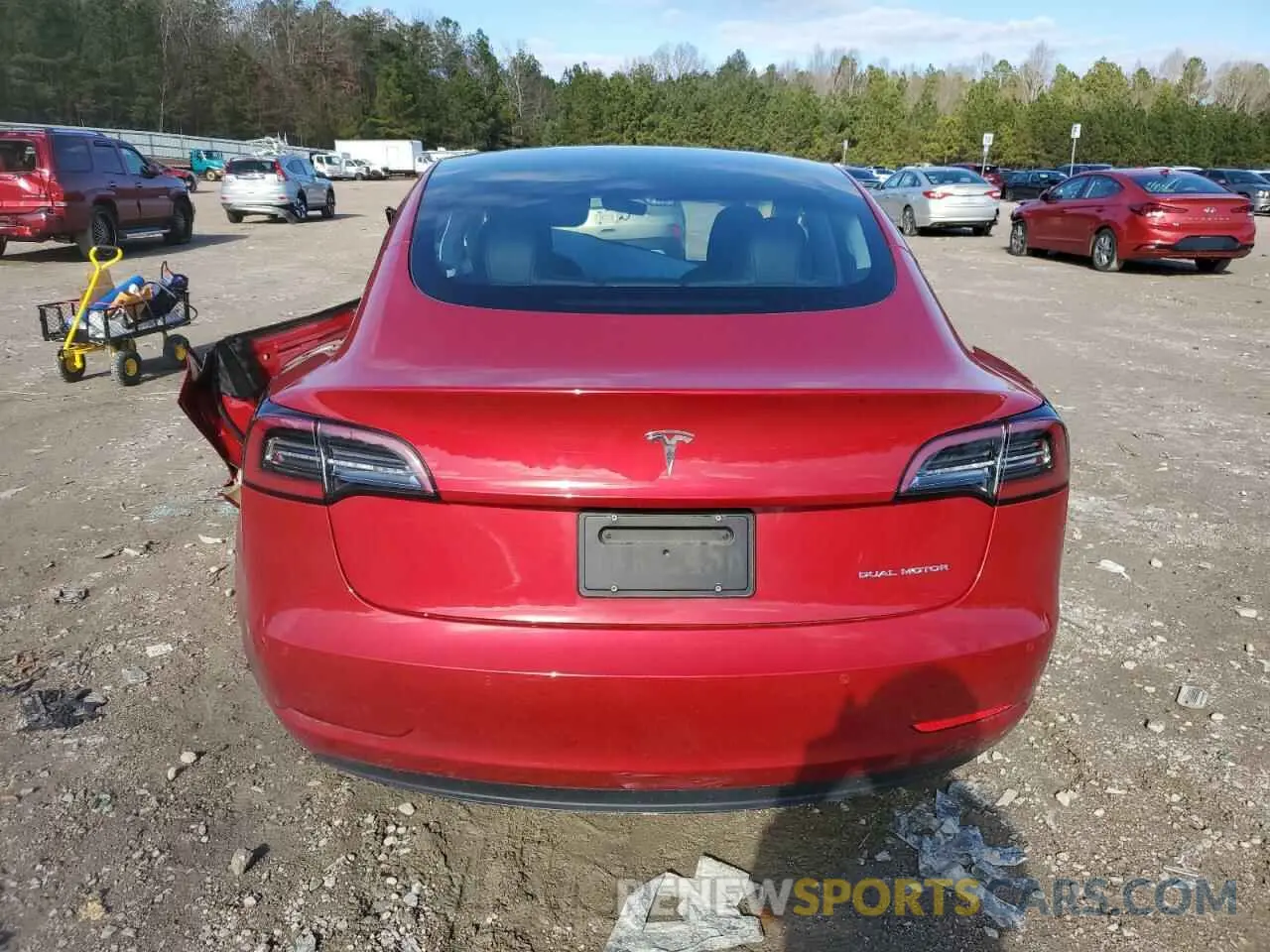 6 Photograph of a damaged car 5YJ3E1EB4NF257248 TESLA MODEL 3 2022