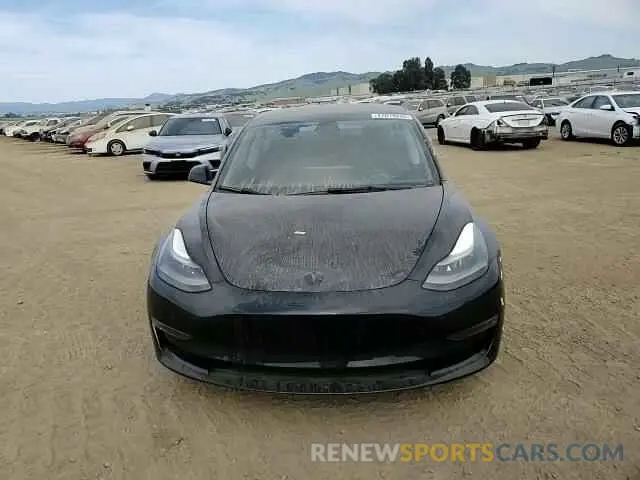11 Photograph of a damaged car 5YJ3E1EB4NF272865 TESLA MODEL 3 2022