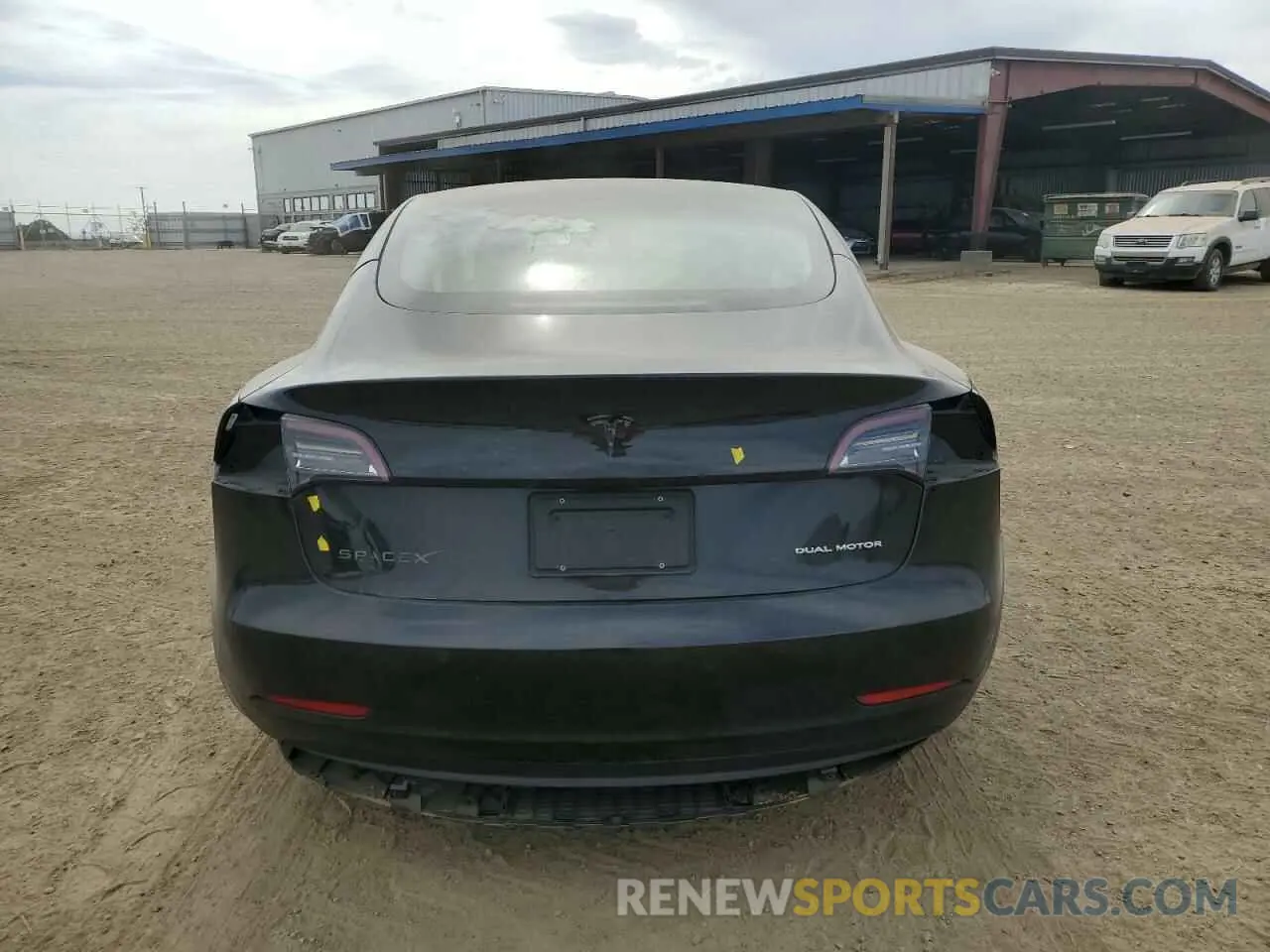 6 Photograph of a damaged car 5YJ3E1EB4NF272865 TESLA MODEL 3 2022