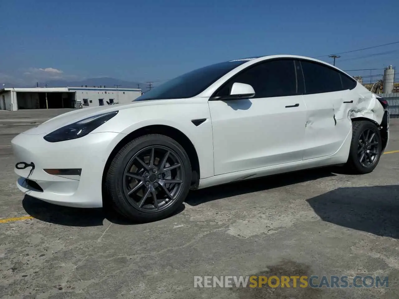 1 Фотография поврежденного автомобиля 5YJ3E1EB4NF332403 TESLA MODEL 3 2022
