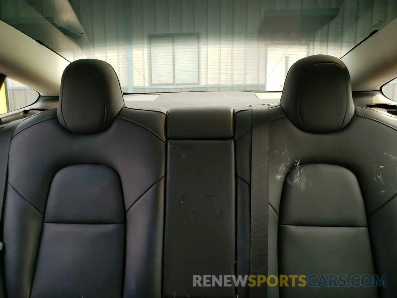 10 Photograph of a damaged car 5YJ3E1EB4NF334930 TESLA MODEL 3 2022