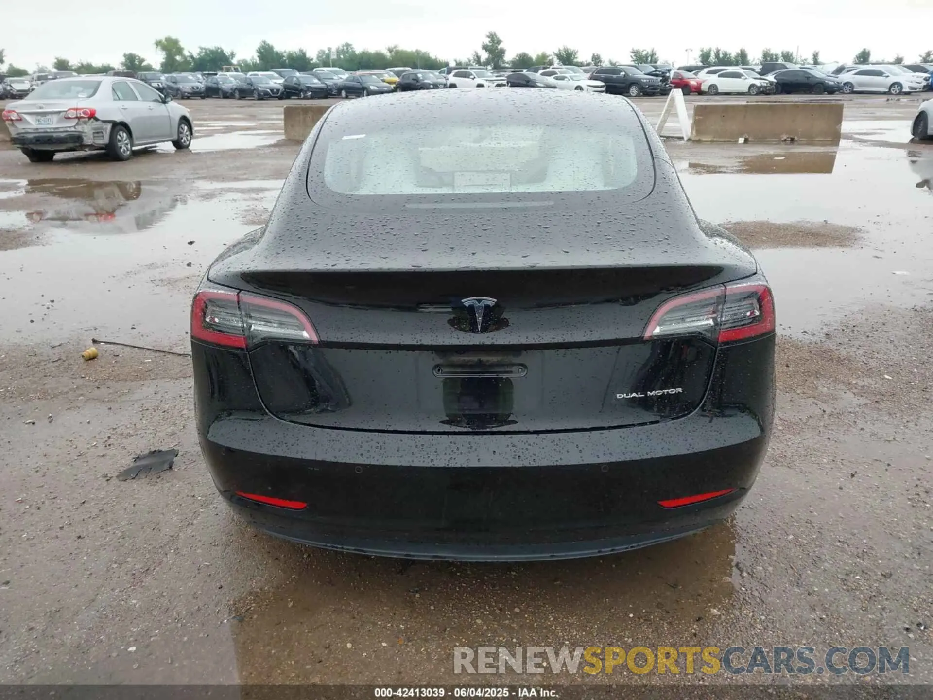 17 Фотография поврежденного автомобиля 5YJ3E1EB5NF115555 TESLA MODEL 3 2022