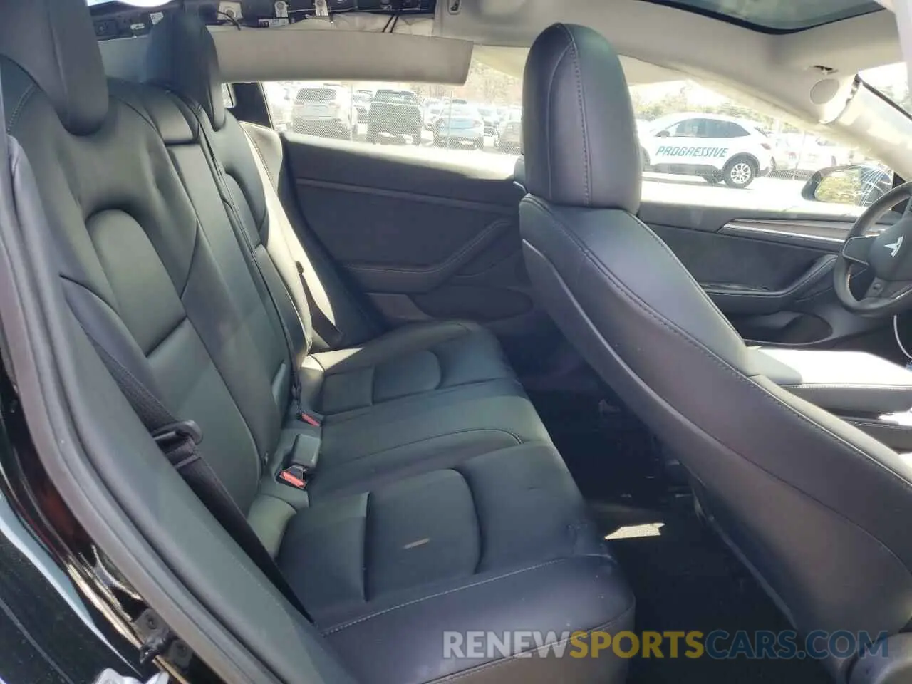 10 Photograph of a damaged car 5YJ3E1EB5NF118892 TESLA MODEL 3 2022