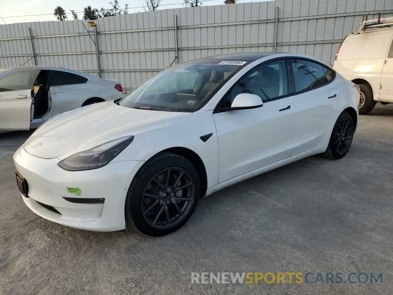 1 Photograph of a damaged car 5YJ3E1EB5NF137796 TESLA MODEL 3 2022