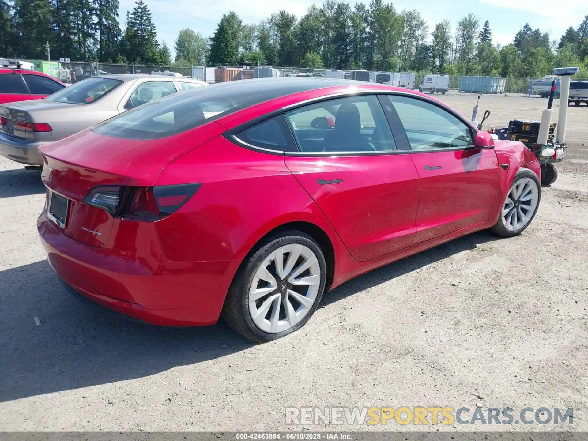 4 Photograph of a damaged car 5YJ3E1EB5NF174606 TESLA MODEL 3 2022