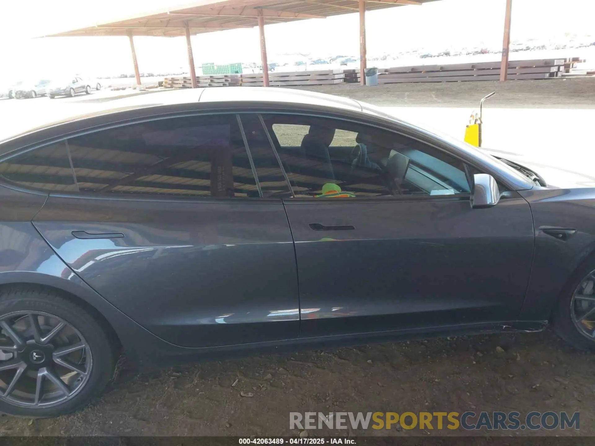 12 Фотография поврежденного автомобиля 5YJ3E1EB5NF205806 TESLA MODEL 3 2022