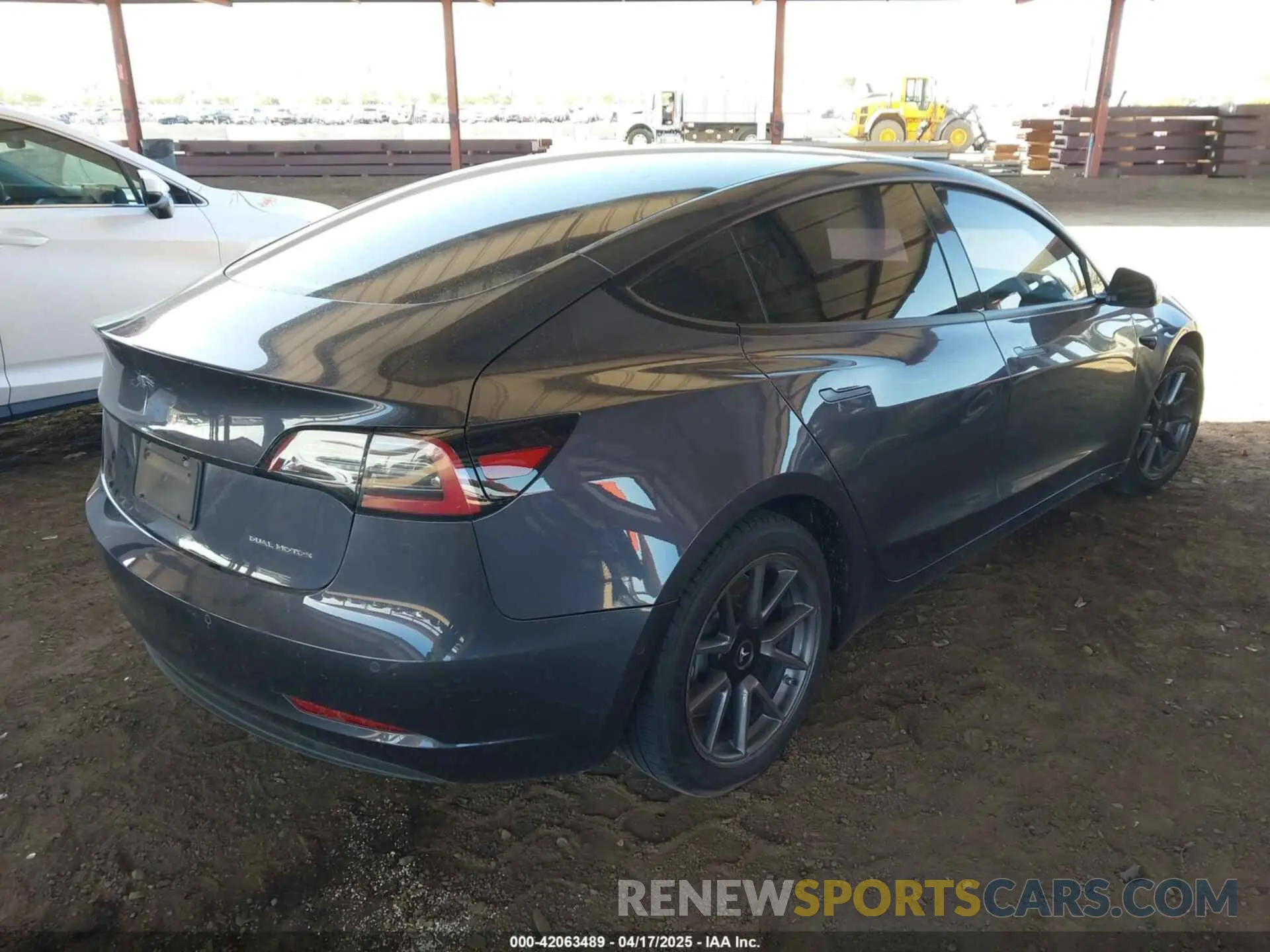 4 Фотография поврежденного автомобиля 5YJ3E1EB5NF205806 TESLA MODEL 3 2022