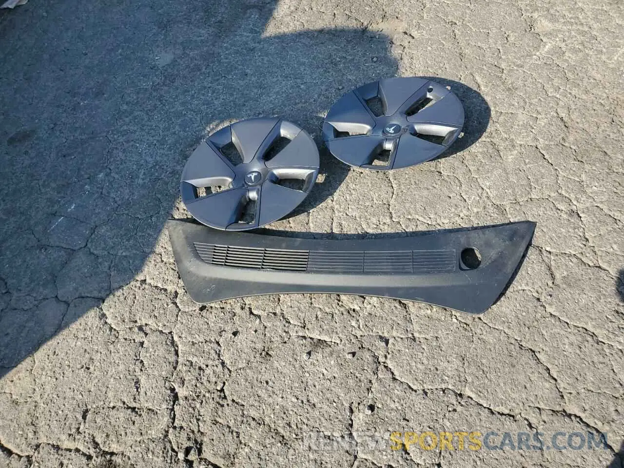 12 Photograph of a damaged car 5YJ3E1EB5NF221746 TESLA MODEL 3 2022