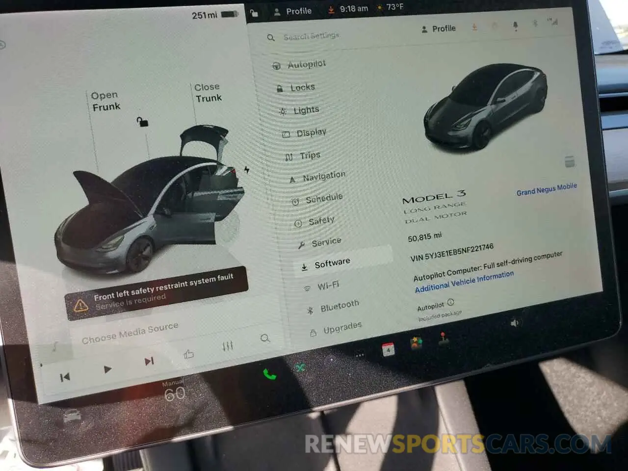 9 Photograph of a damaged car 5YJ3E1EB5NF221746 TESLA MODEL 3 2022