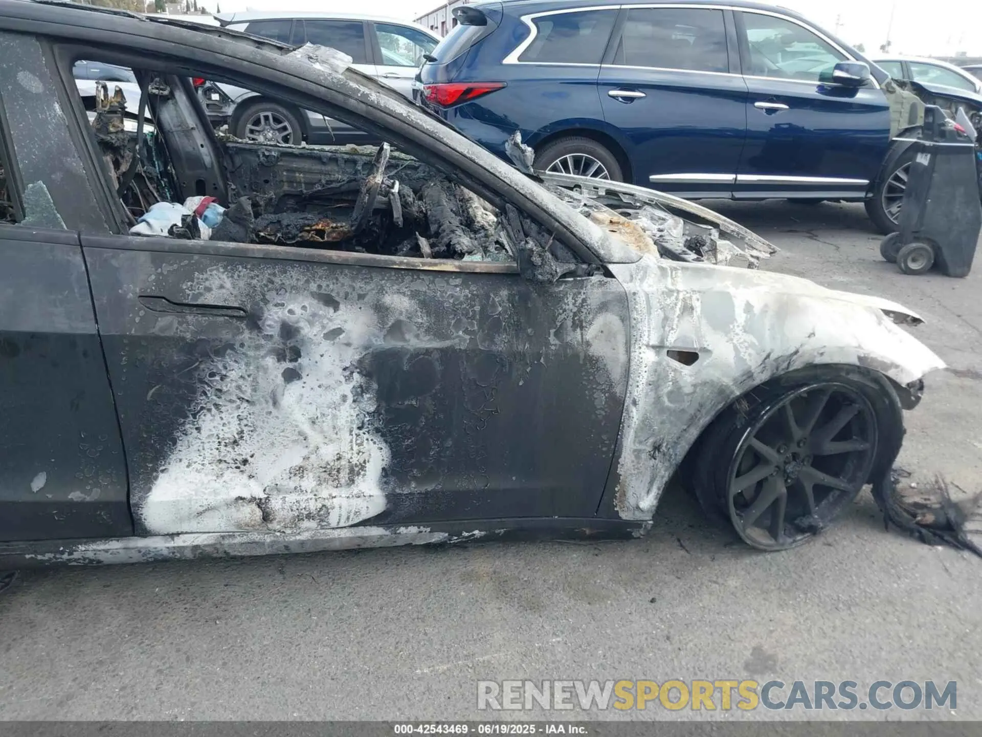 11 Photograph of a damaged car 5YJ3E1EB5NF263687 TESLA MODEL 3 2022