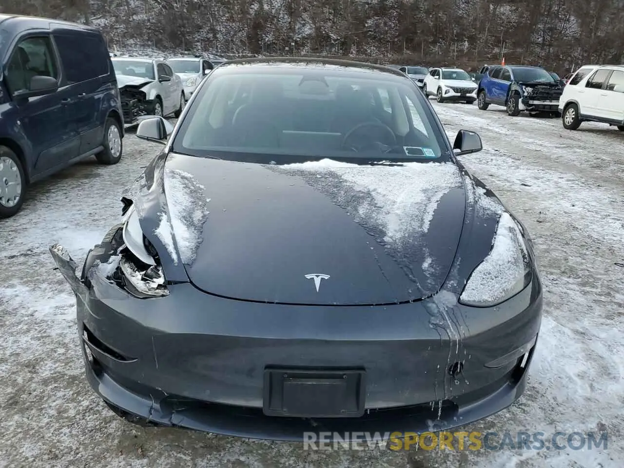5 Photograph of a damaged car 5YJ3E1EB5NF266007 TESLA MODEL 3 2022