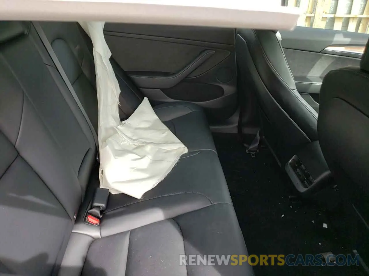 10 Photograph of a damaged car 5YJ3E1EB5NF277024 TESLA MODEL 3 2022