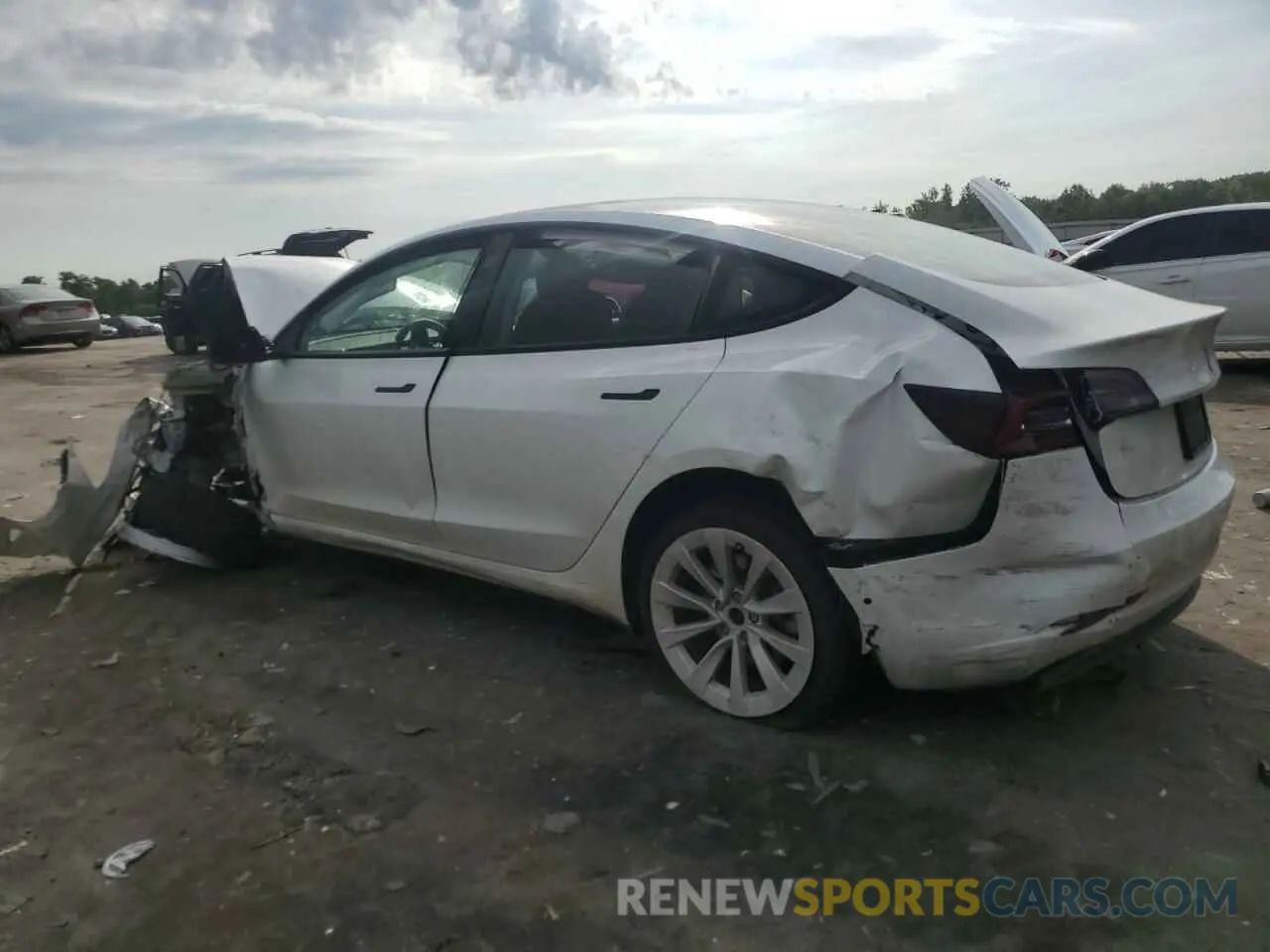 2 Photograph of a damaged car 5YJ3E1EB5NF290131 TESLA MODEL 3 2022