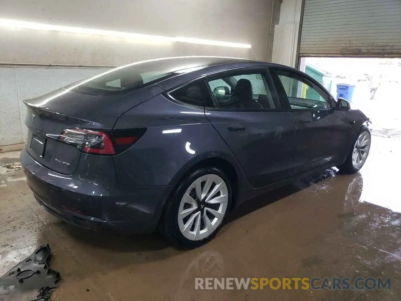 3 Photograph of a damaged car 5YJ3E1EB5NF317117 TESLA MODEL 3 2022