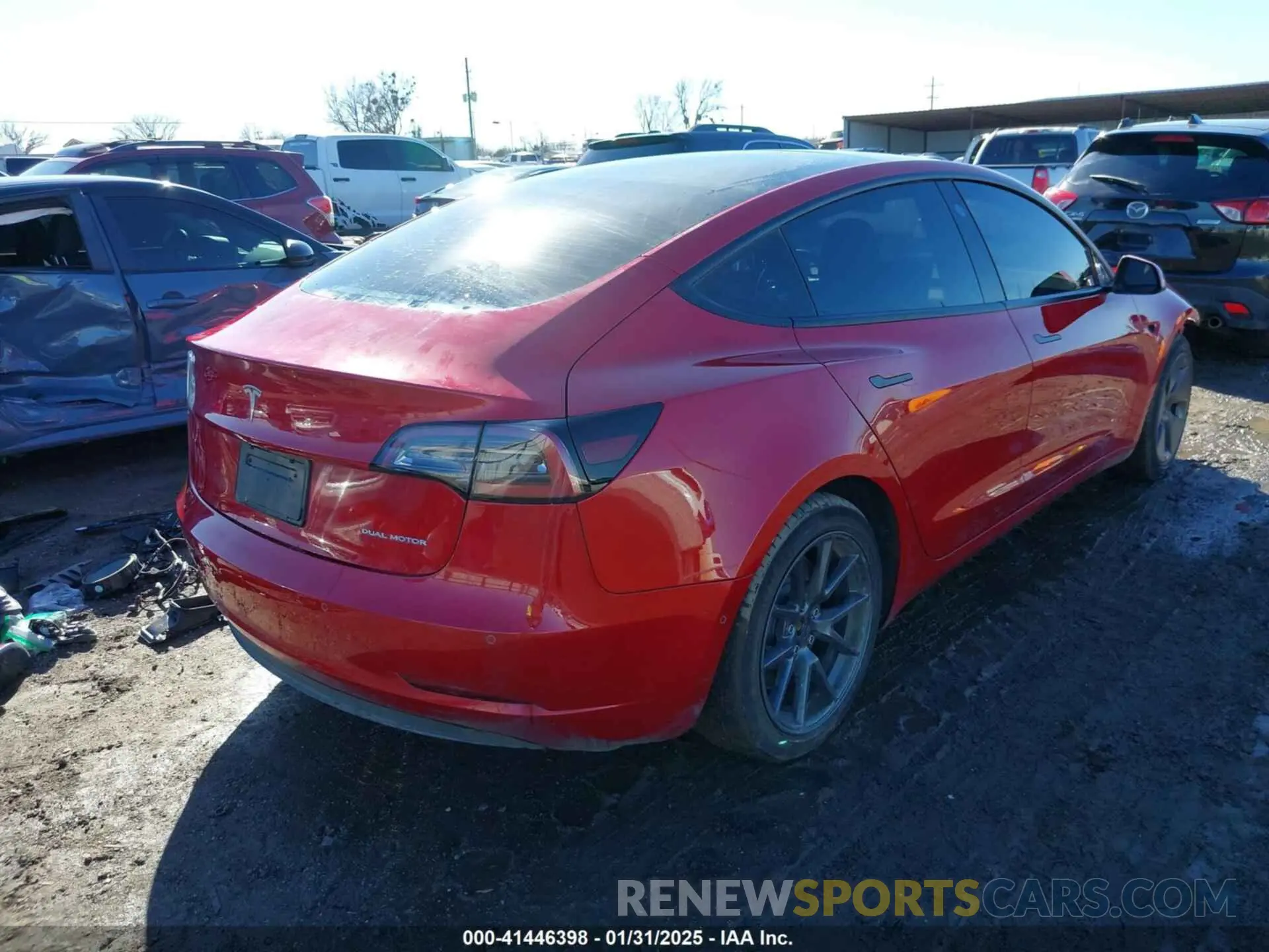 4 Photograph of a damaged car 5YJ3E1EB5NF322320 TESLA MODEL 3 2022