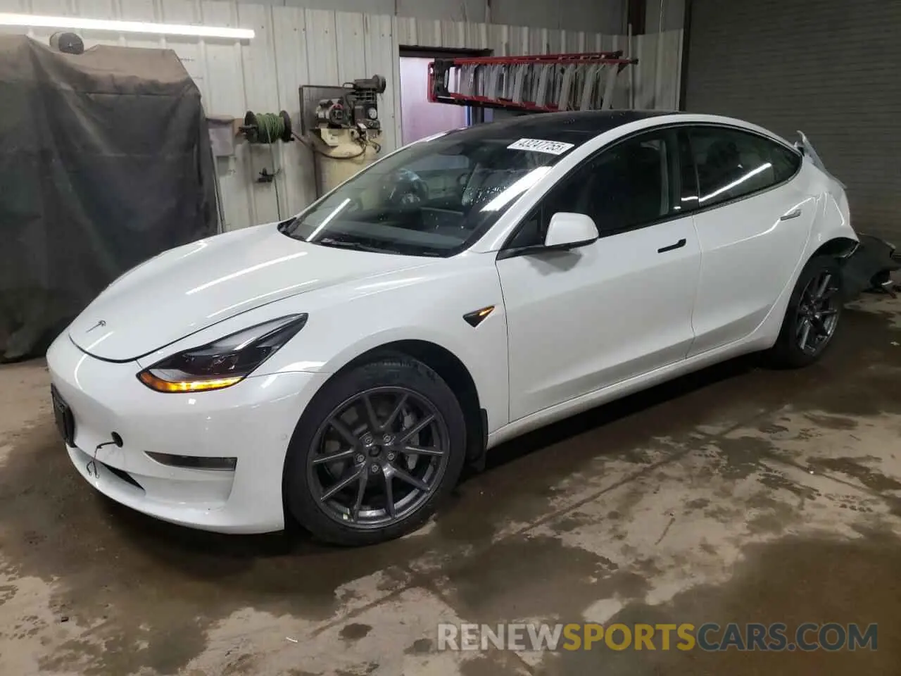 1 Фотография поврежденного автомобиля 5YJ3E1EB5NF334516 TESLA MODEL 3 2022