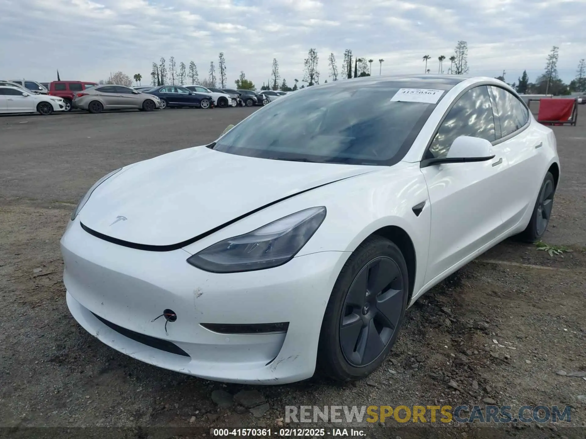 2 Photograph of a damaged car 5YJ3E1EB5NF364678 TESLA MODEL 3 2022