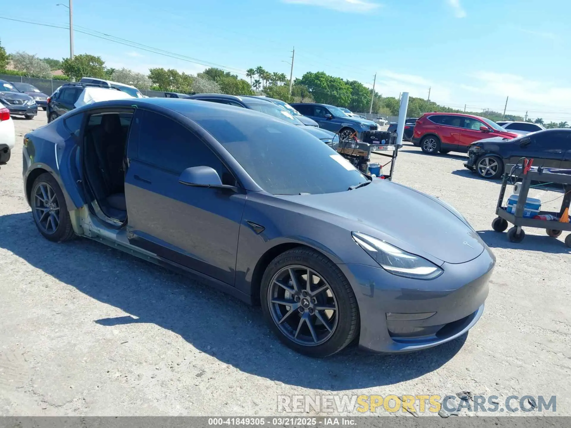 1 Фотография поврежденного автомобиля 5YJ3E1EB6NF105861 TESLA MODEL 3 2022
