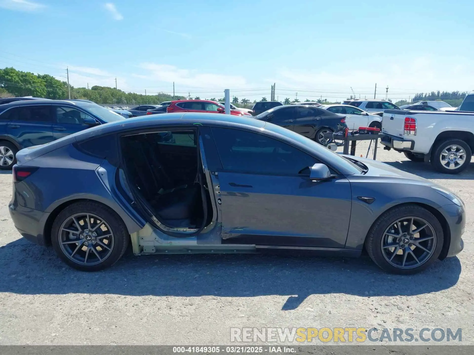 14 Фотография поврежденного автомобиля 5YJ3E1EB6NF105861 TESLA MODEL 3 2022