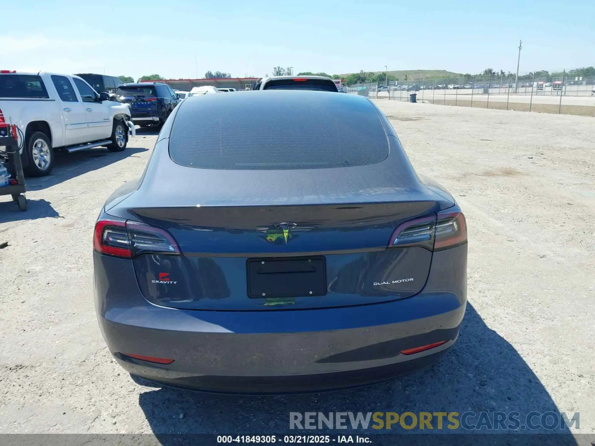 17 Фотография поврежденного автомобиля 5YJ3E1EB6NF105861 TESLA MODEL 3 2022