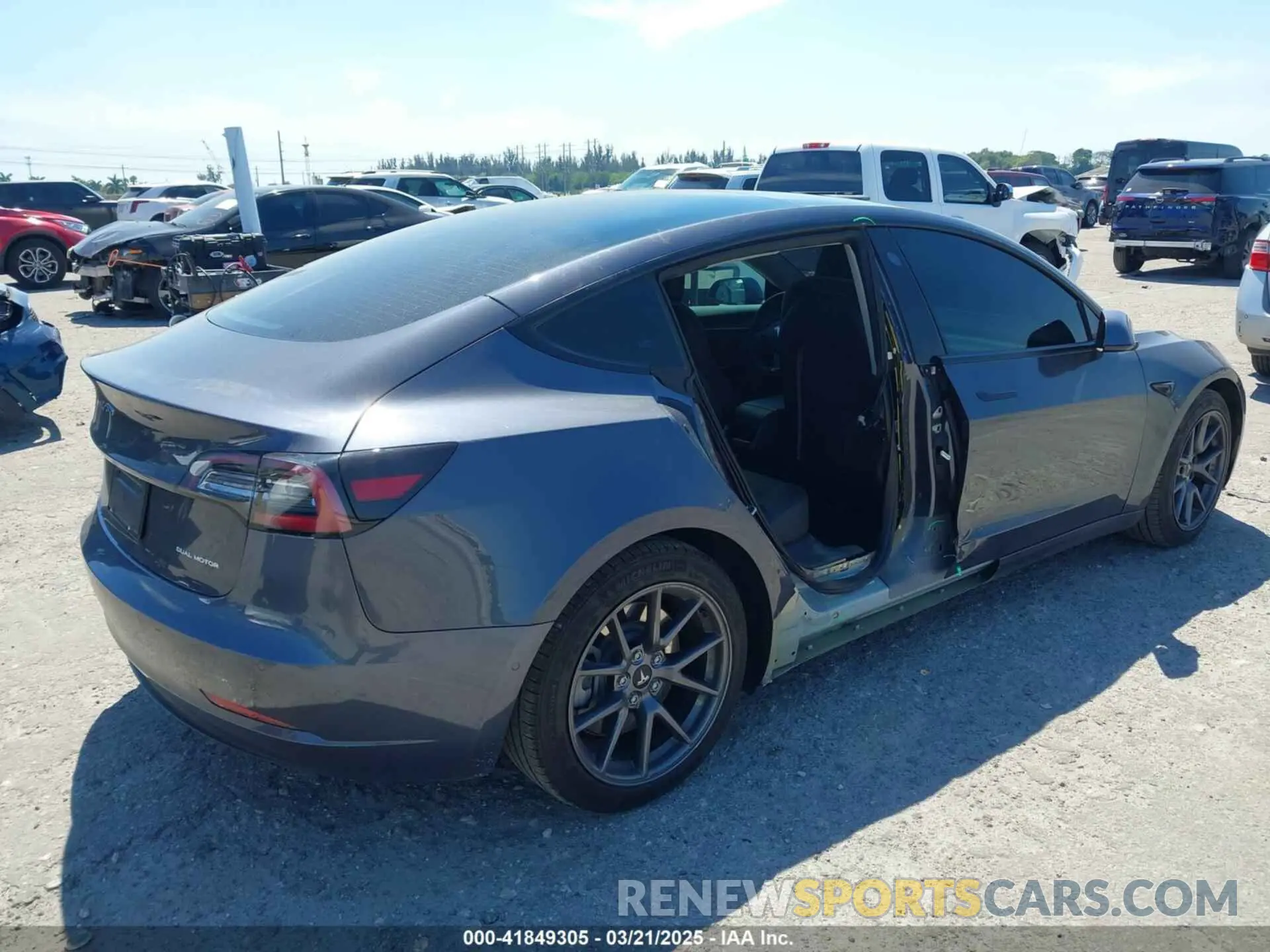 4 Фотография поврежденного автомобиля 5YJ3E1EB6NF105861 TESLA MODEL 3 2022