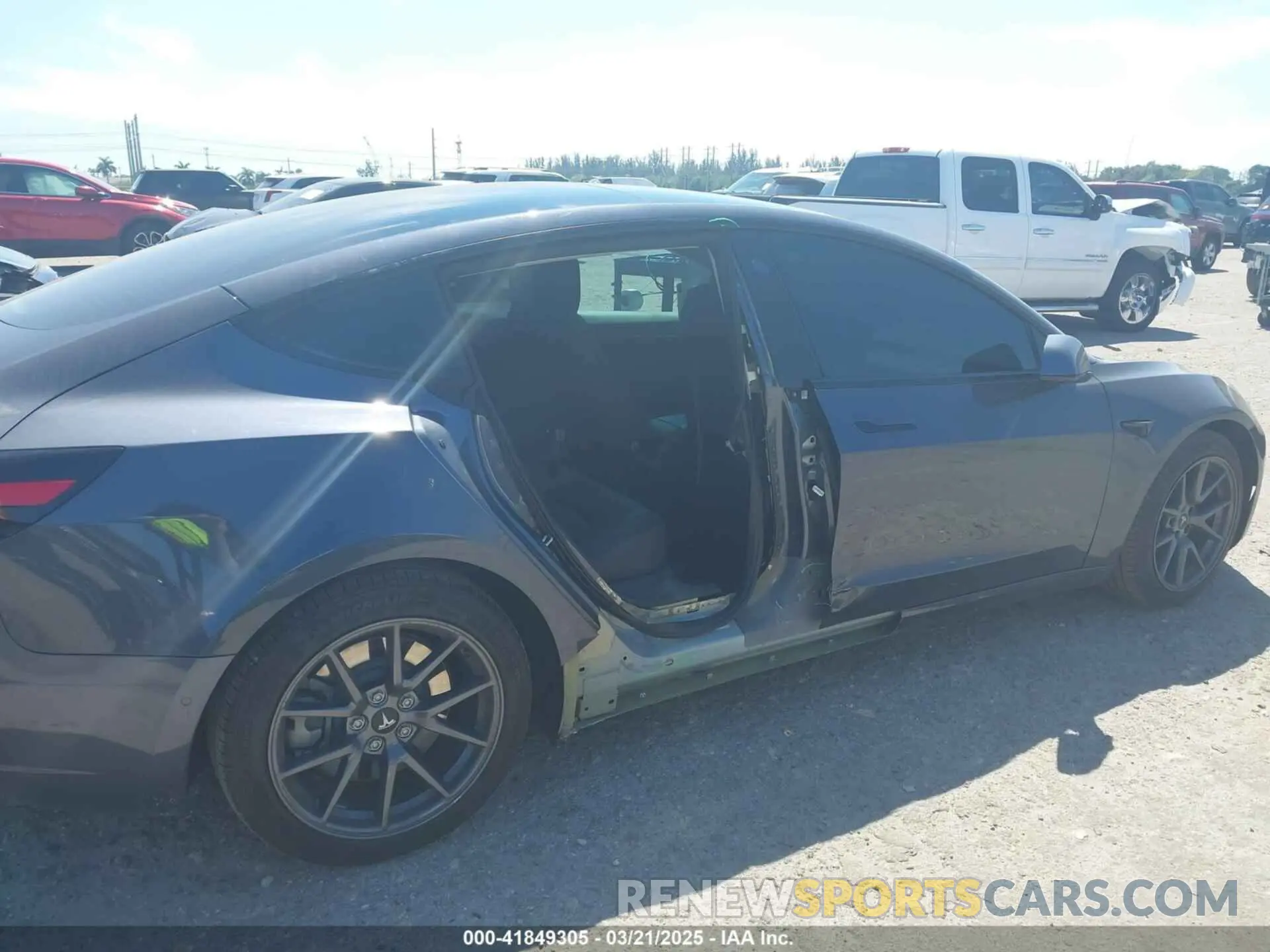 6 Фотография поврежденного автомобиля 5YJ3E1EB6NF105861 TESLA MODEL 3 2022