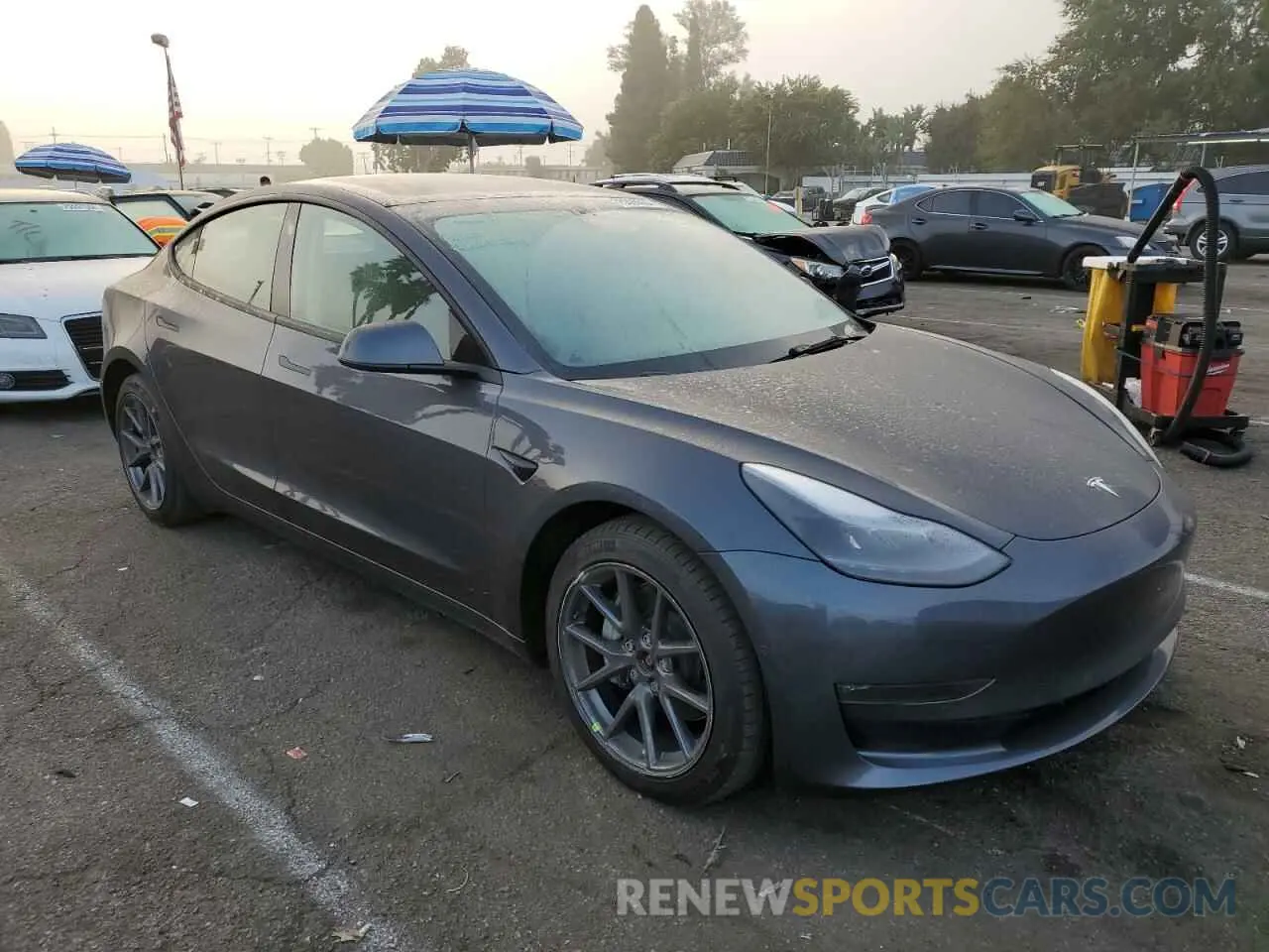 4 Photograph of a damaged car 5YJ3E1EB6NF222162 TESLA MODEL 3 2022